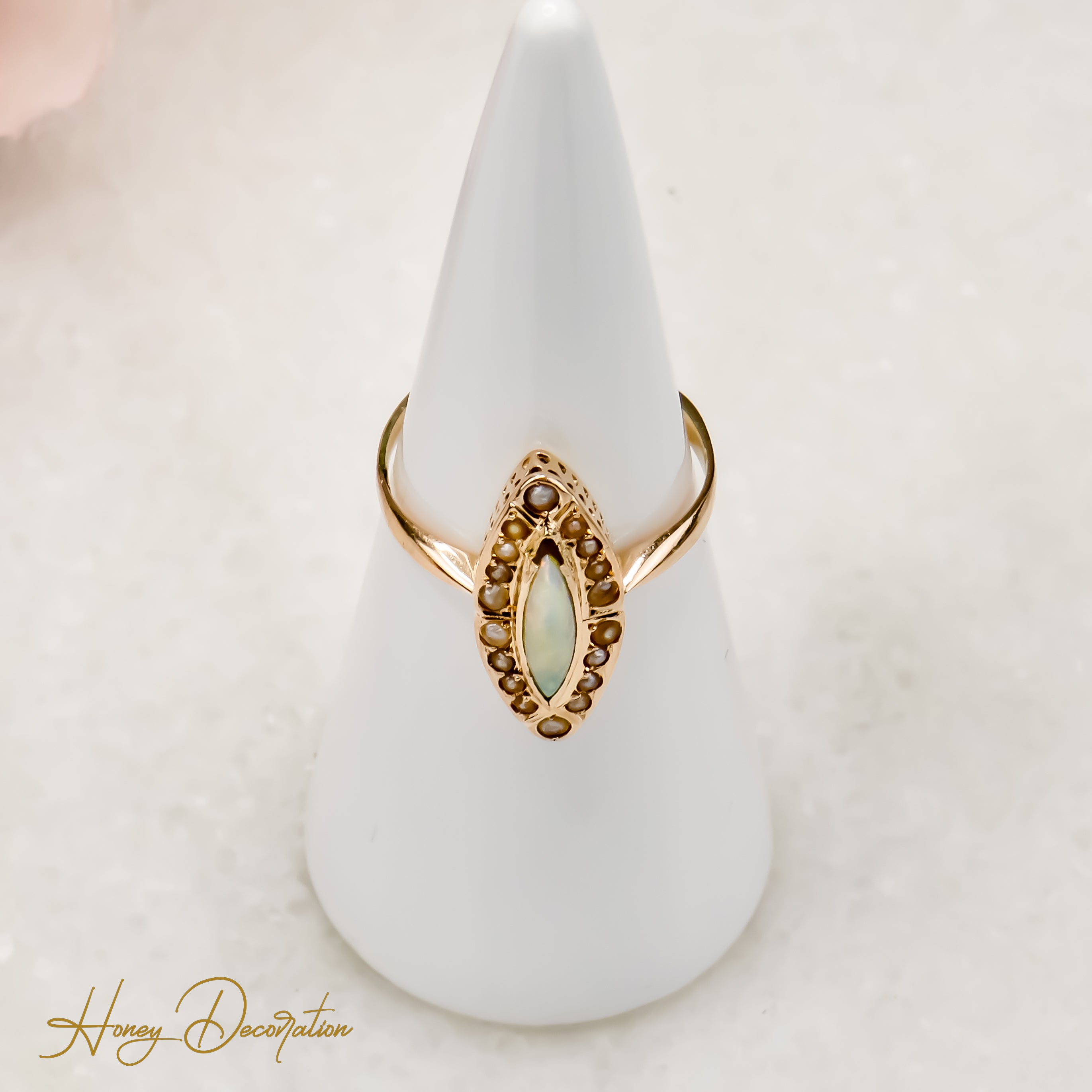 Victorian opal marquise ring made of 8k gold