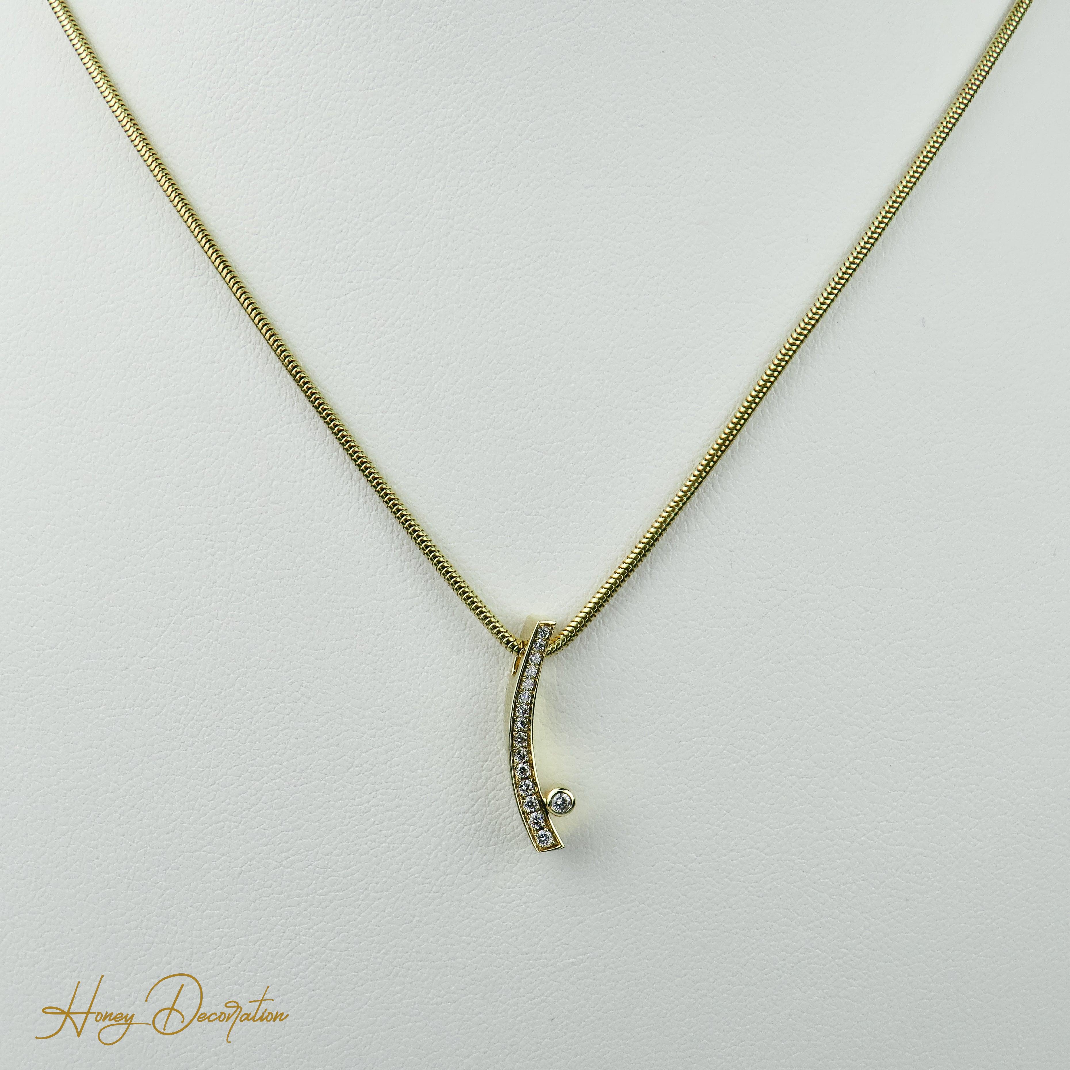 14 Karat Gold-Schlangenkette mit elegantem Brillantanhänger - Honey Decoration