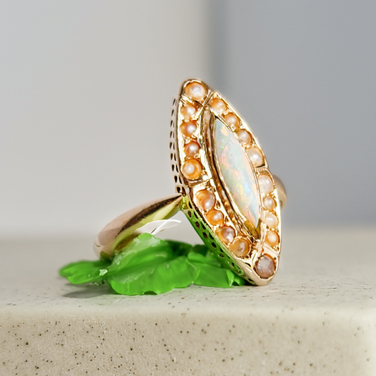 Victorian opal marquise ring made of 8k gold