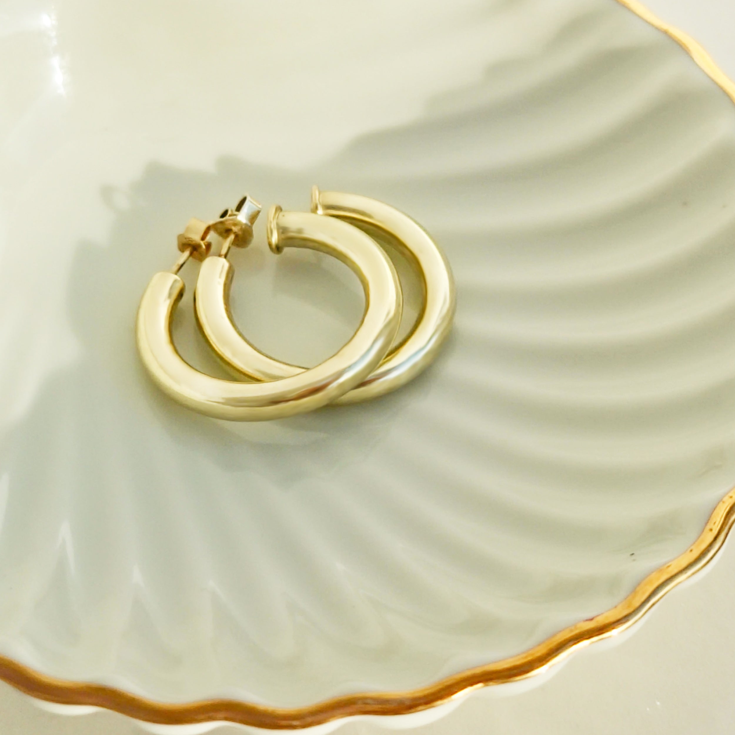 Schöne Creolen aus 14 Karat Gold