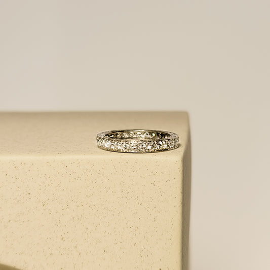 Vollmemory-Ring aus 14K Weißgold