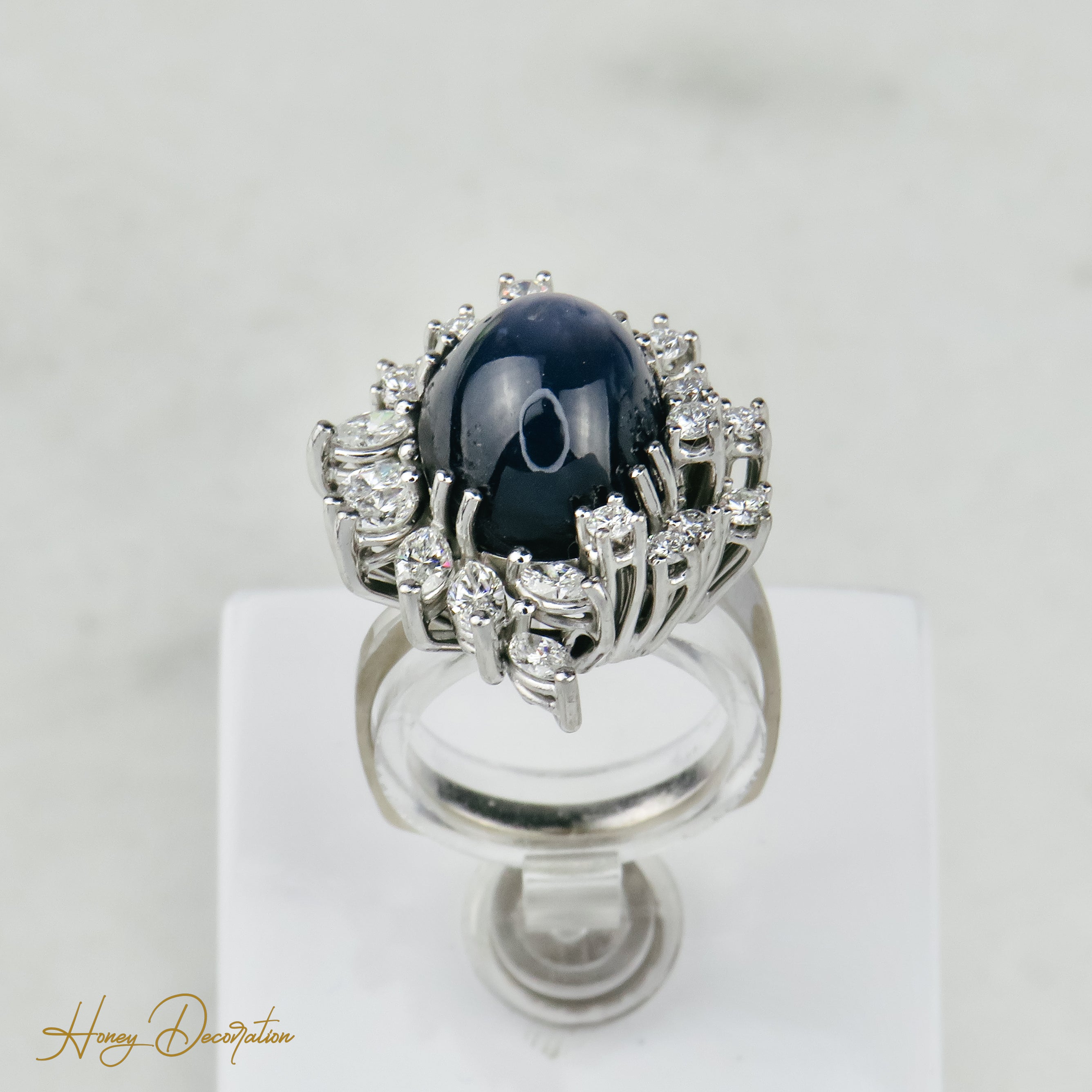 Prächtiger Weißgold-Ring mit Safir und Brillanten