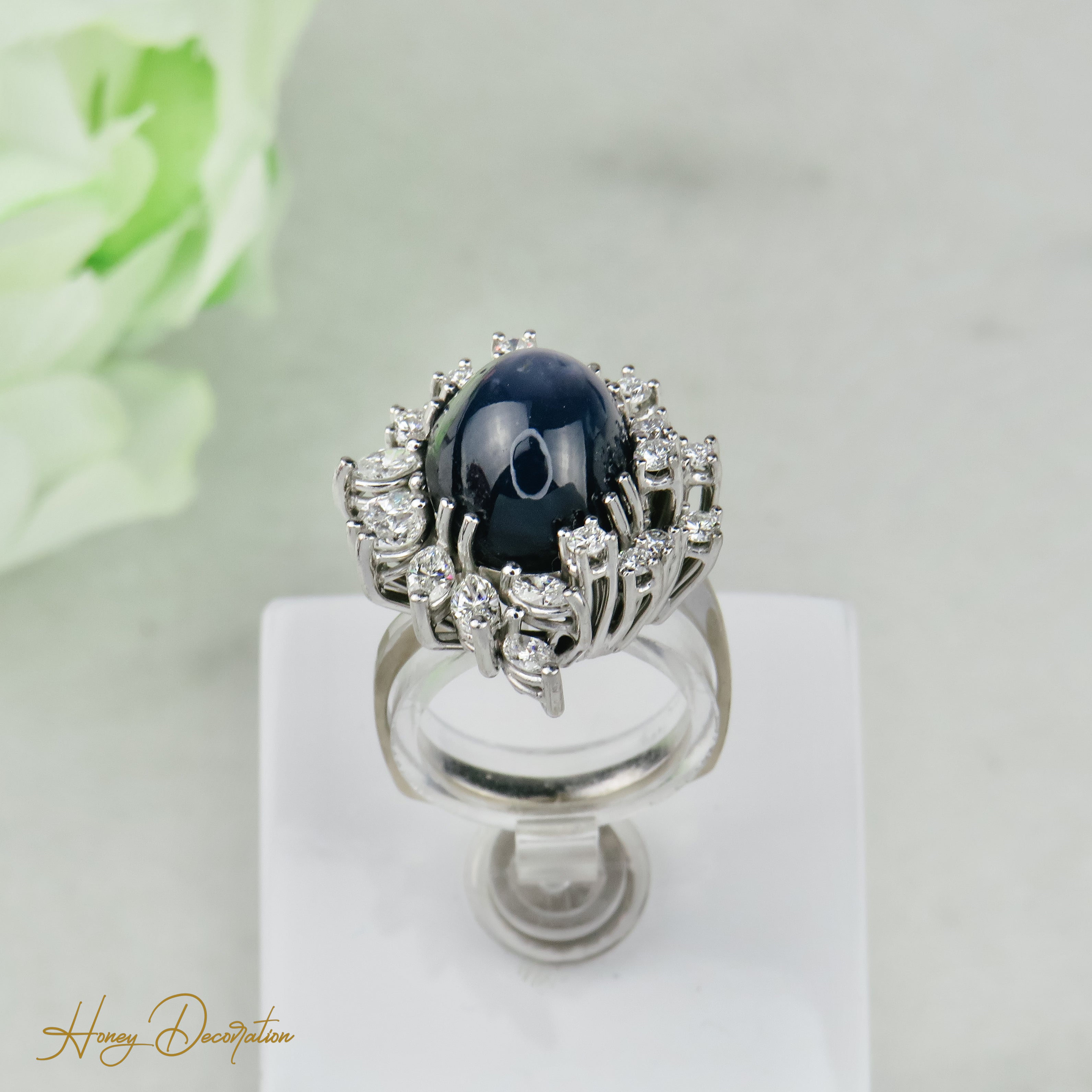 Prächtiger Weißgold-Ring mit Safir und Brillanten