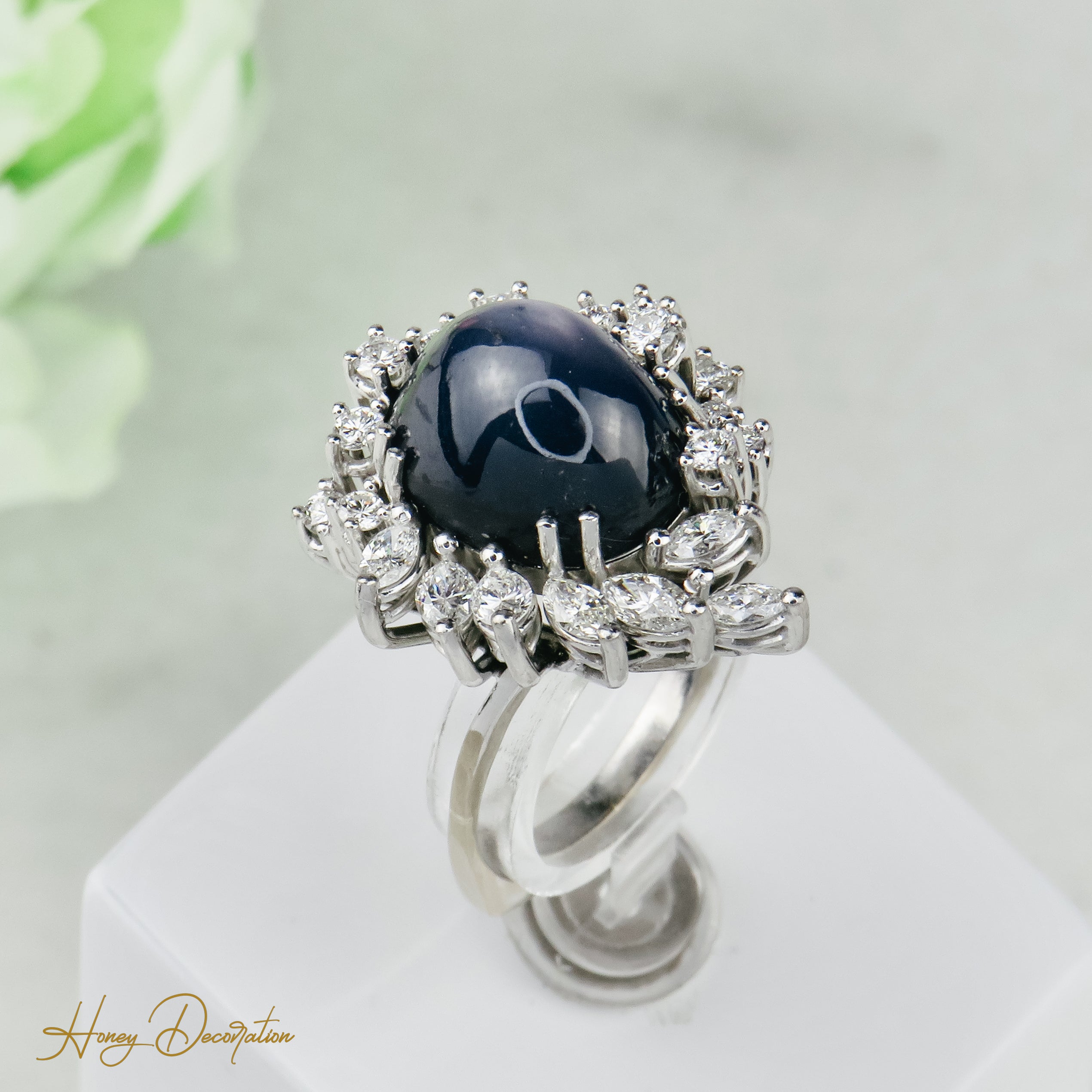 Prächtiger Weißgold-Ring mit Safir und Brillanten