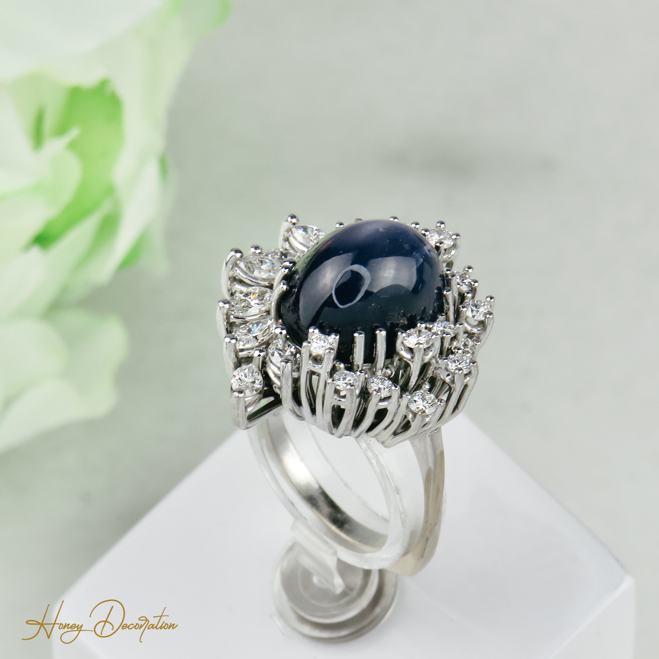 Prächtiger Weißgold-Ring mit Safir und Brillanten