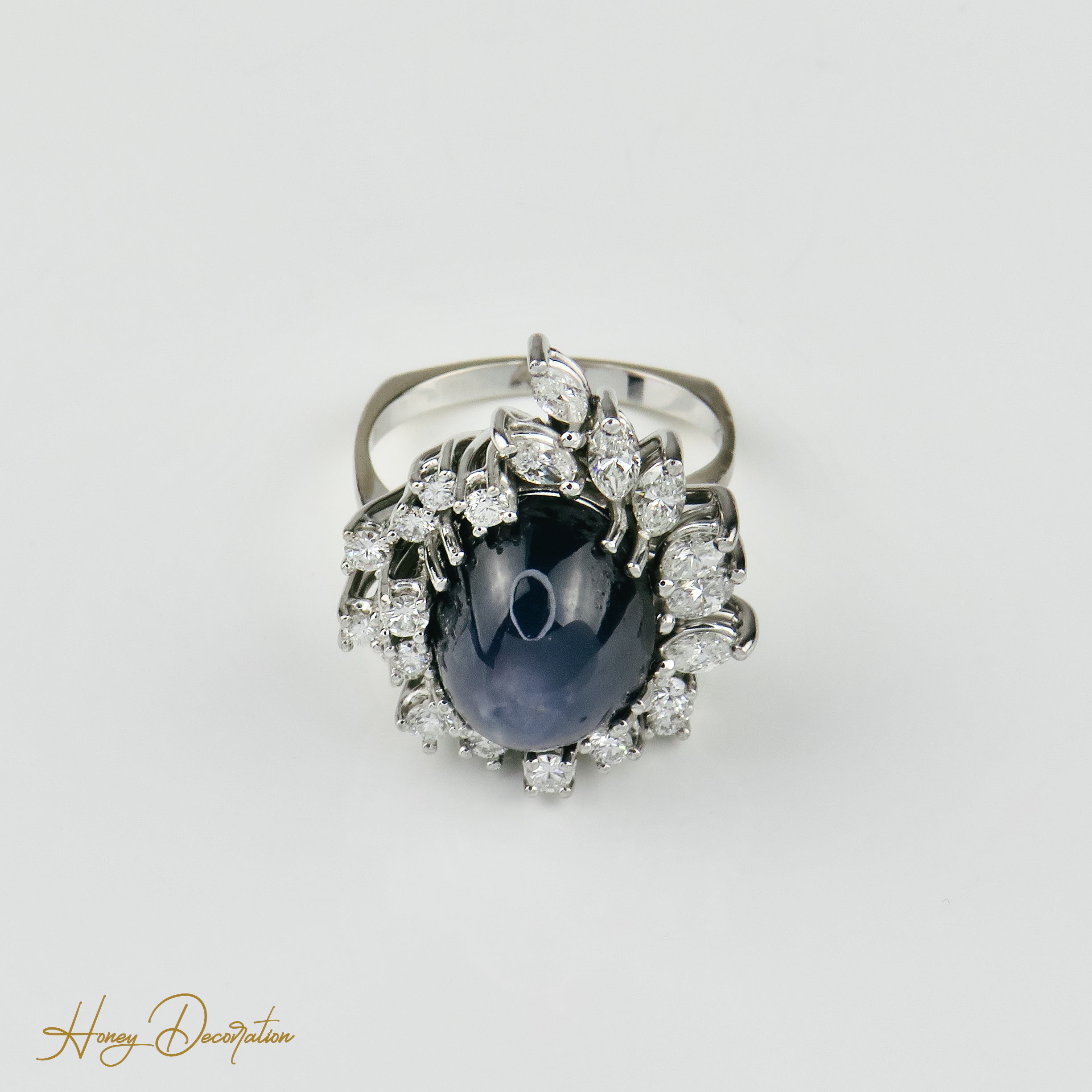 Prächtiger Weißgold-Ring mit Safir und Brillanten
