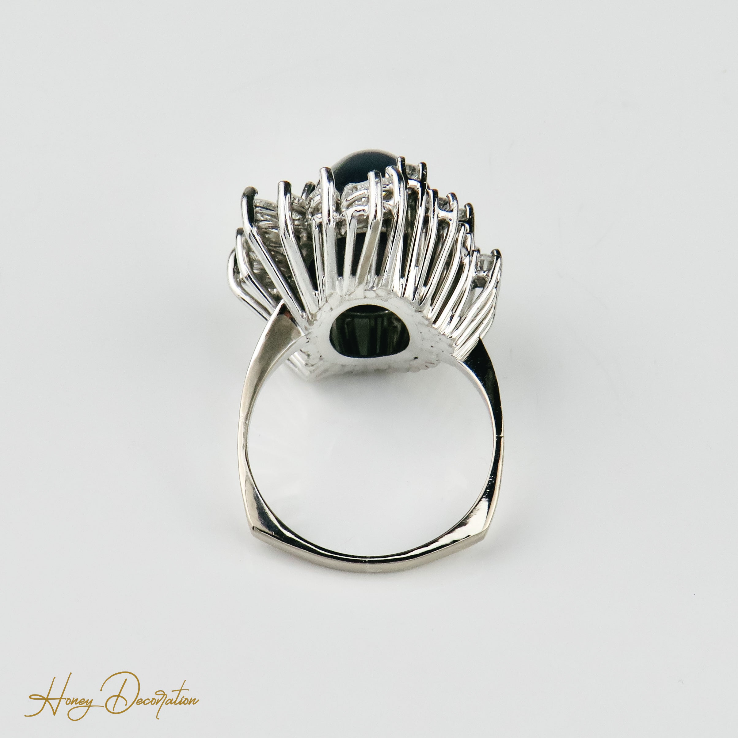 Prächtiger Weißgold-Ring mit Safir und Brillanten