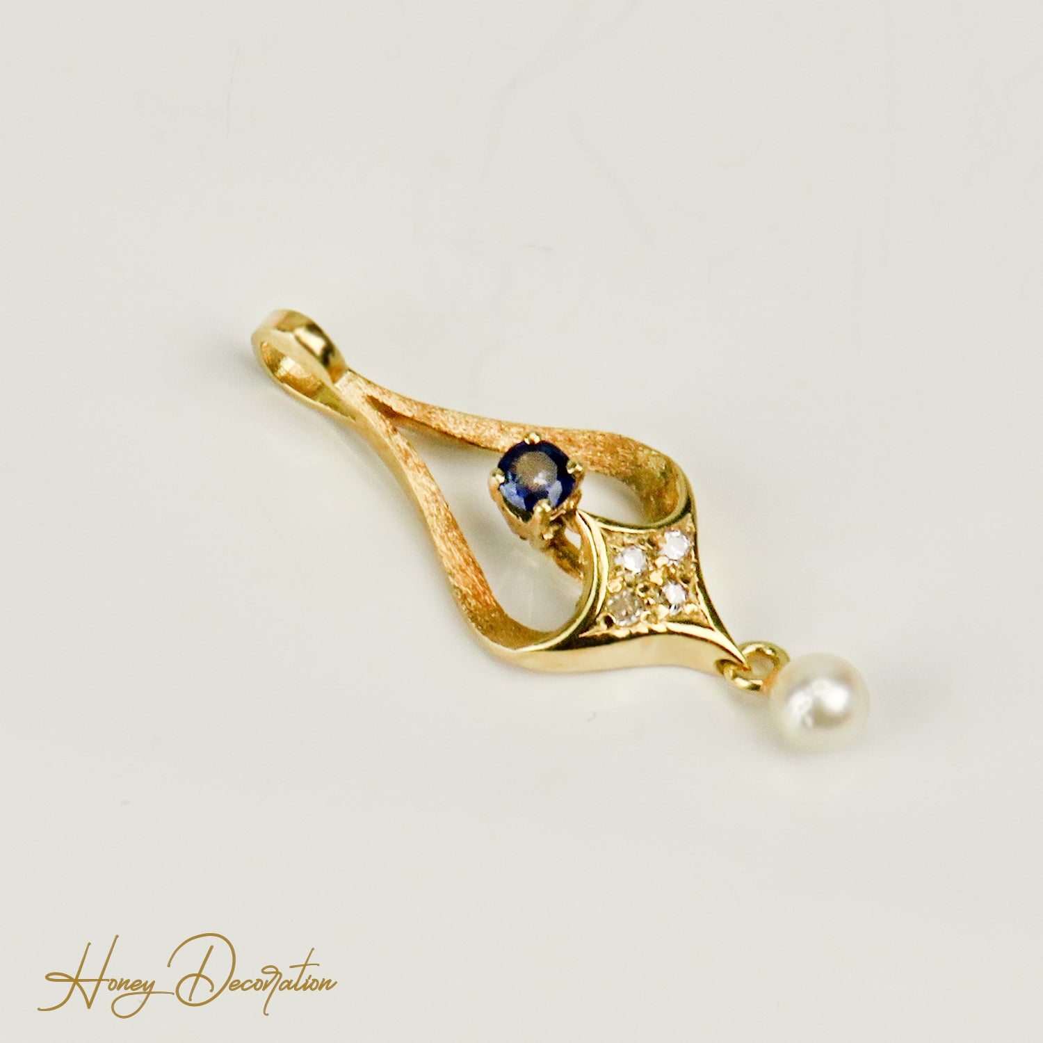 Simple gold trailer-classic Art Nouveau design