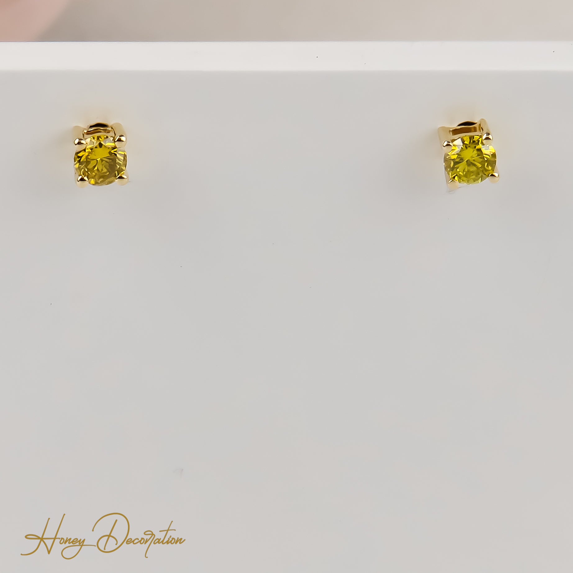 Klassische 585er Goldohrstecker, zeitloses Design