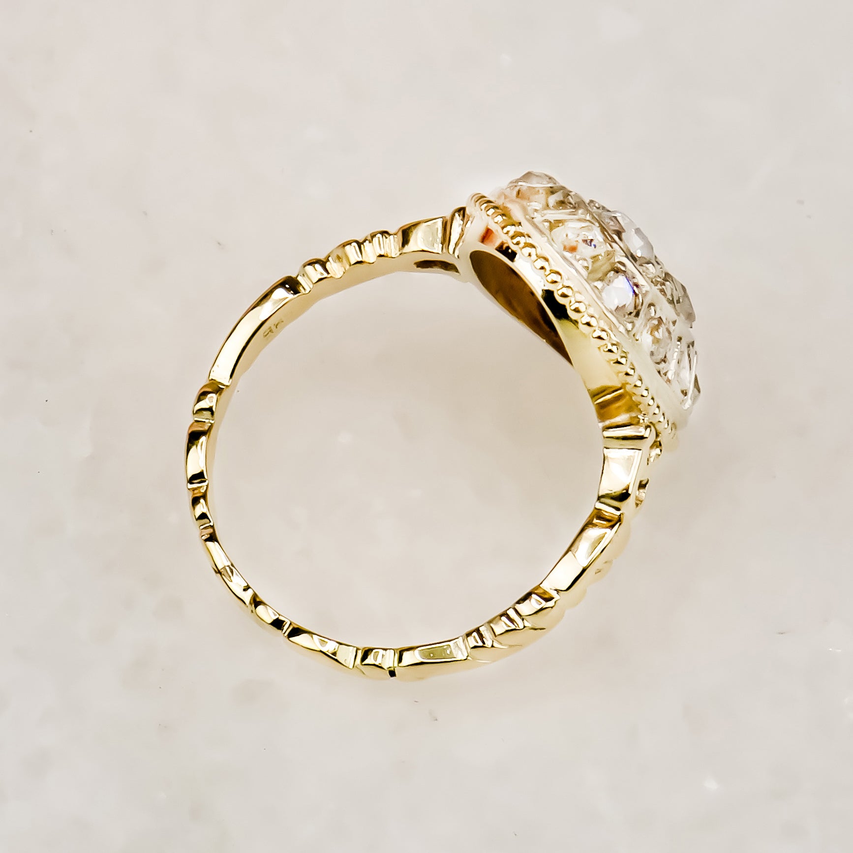 Art Déco Diamanten Ring aus Gold mit Platinfassung