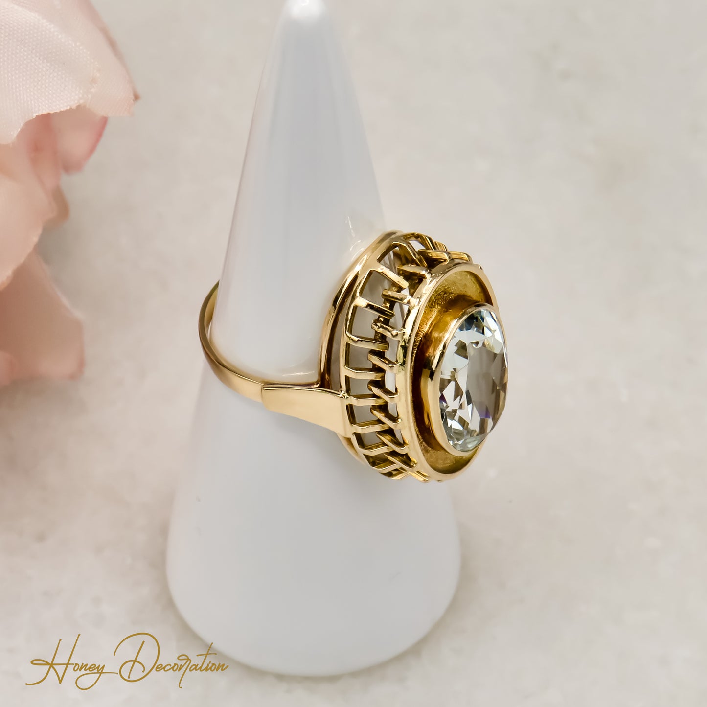 Bezaubernder Vintage-Ring mit Aquamarin in edler Fassung