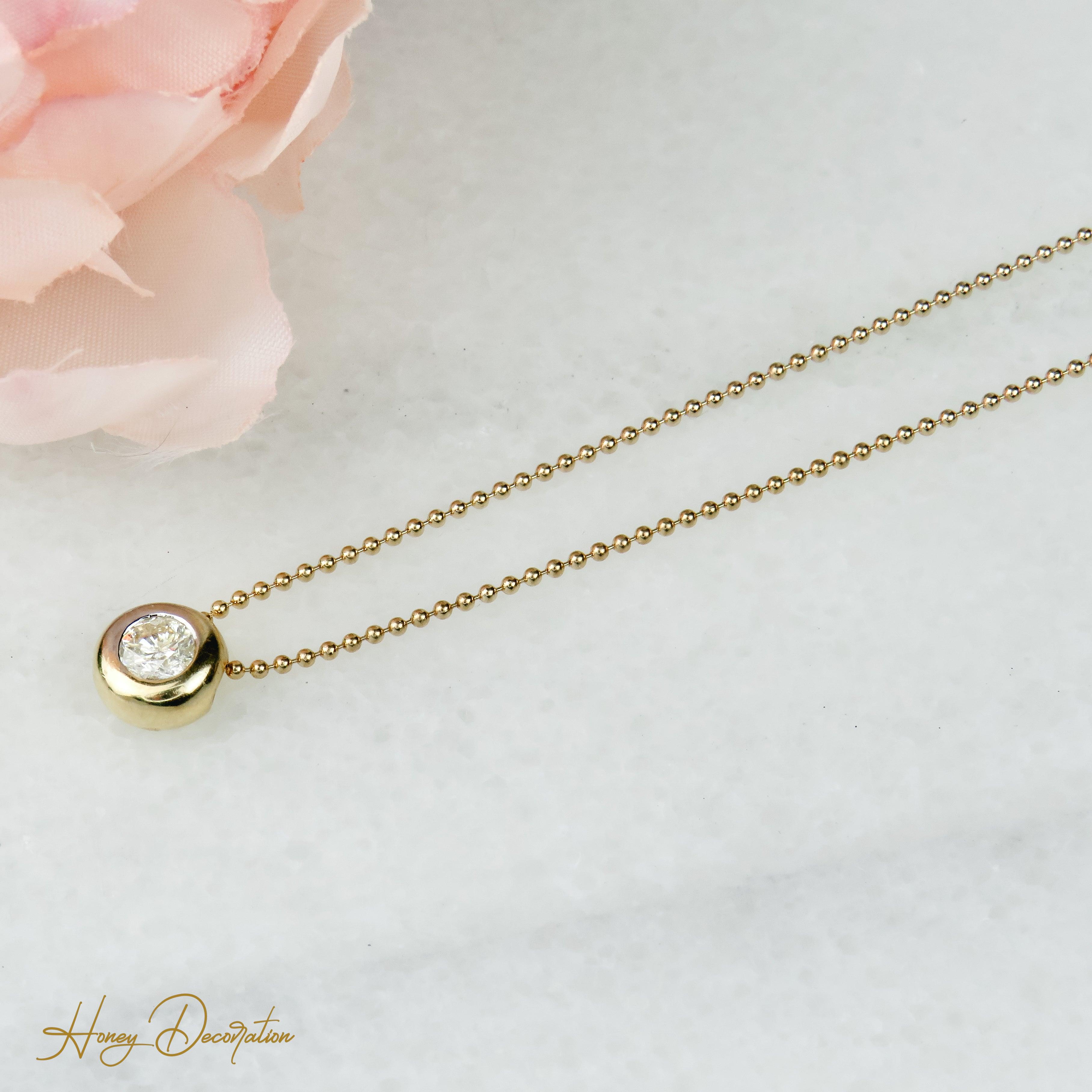 Elegante Goldkette mit Brillantanhänger - Honey Decoration