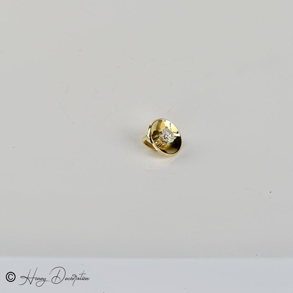 Eleganter Gold-Anhänger mit Brillant-Solitär - Honey Decoration