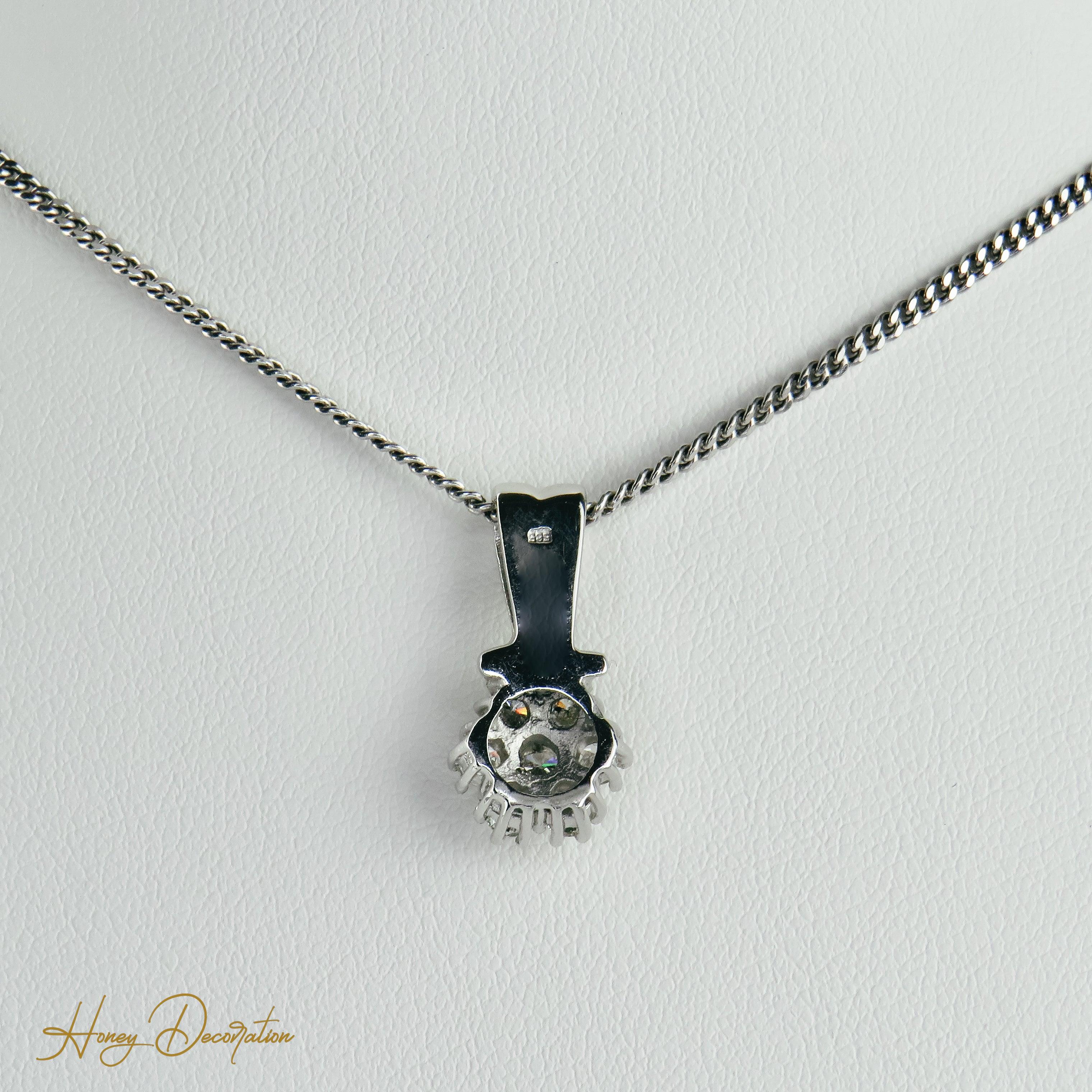 Süßer Weißgold-Anhänger mit Brillanten - Honey Decoration