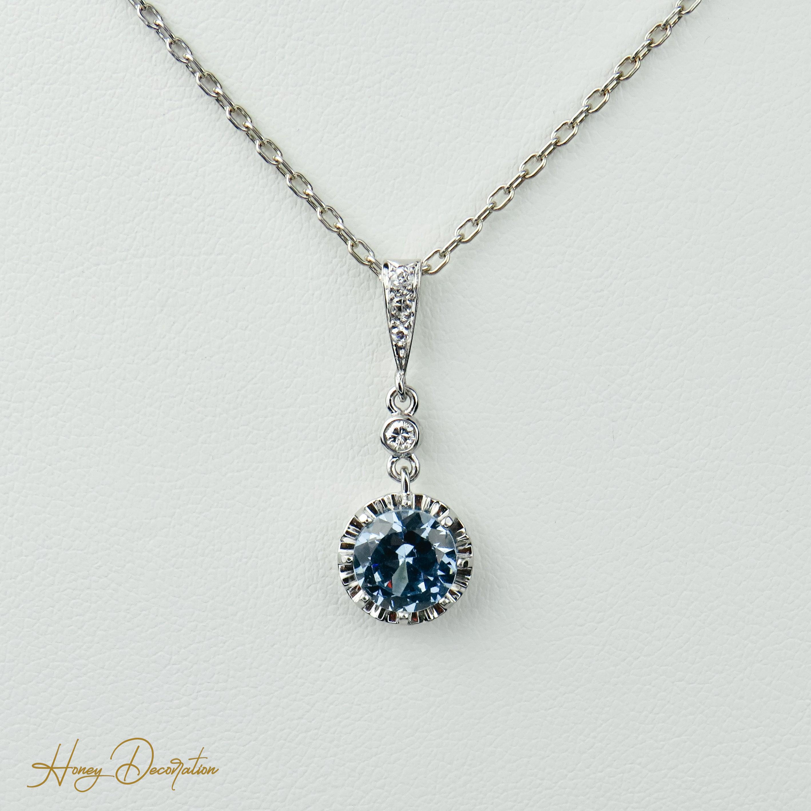 Wunderschönes Weißgold-Collier mit Aquamarin & Brillanten - Honey Decoration