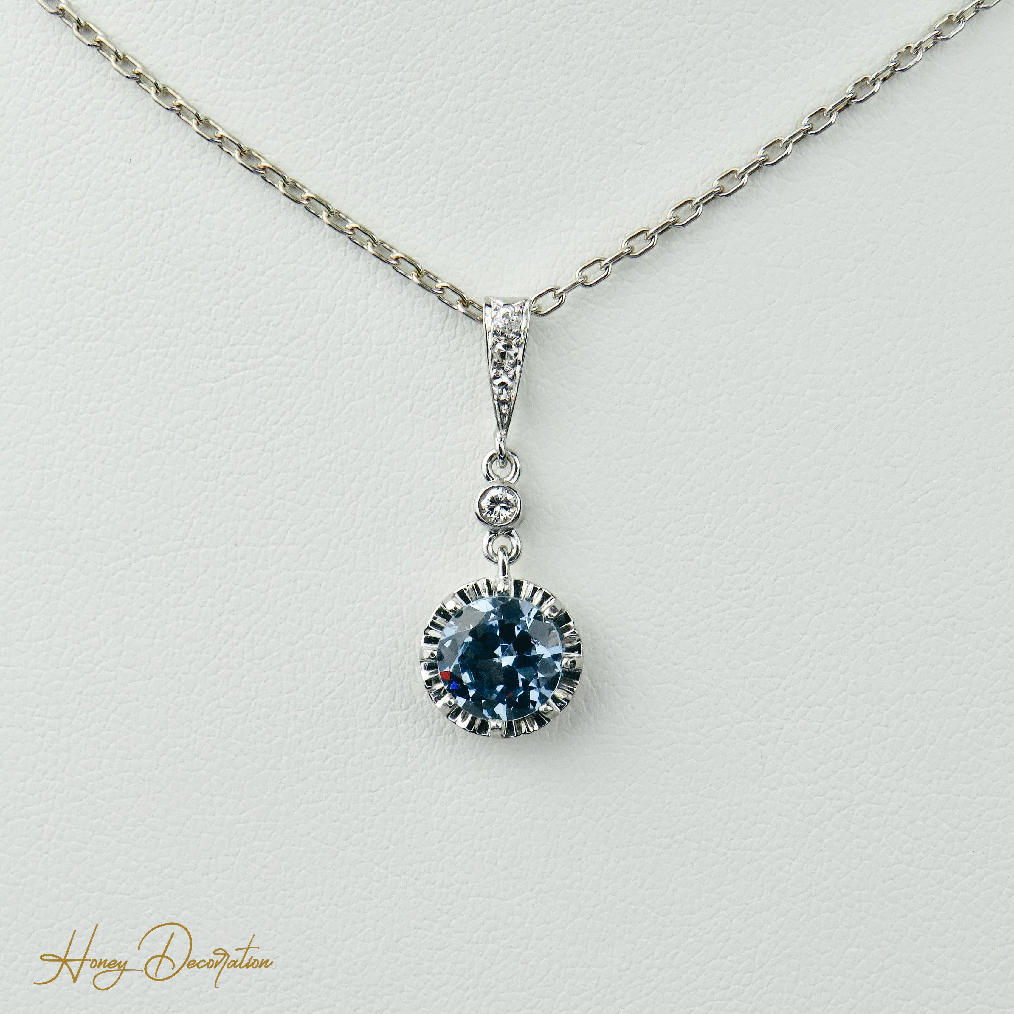 Wunderschönes Weißgold-Collier mit Aquamarin & Brillanten - Honey Decoration