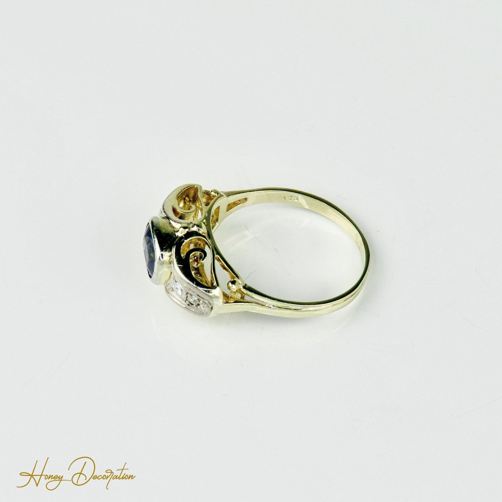 Antiker 14 Karat Gold-Ring mit großem Saphir - Honey Decoration