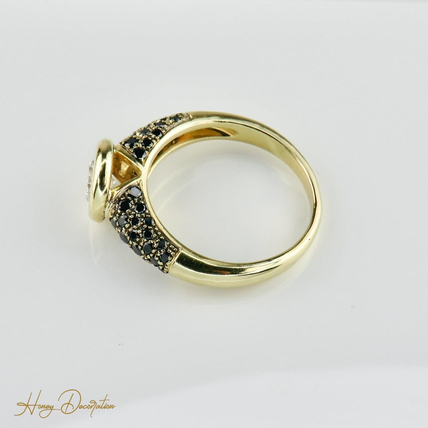 Brillant-Solitärring aus 18 Karat Gold mit schwarzen Diamanten - Honey Decoration