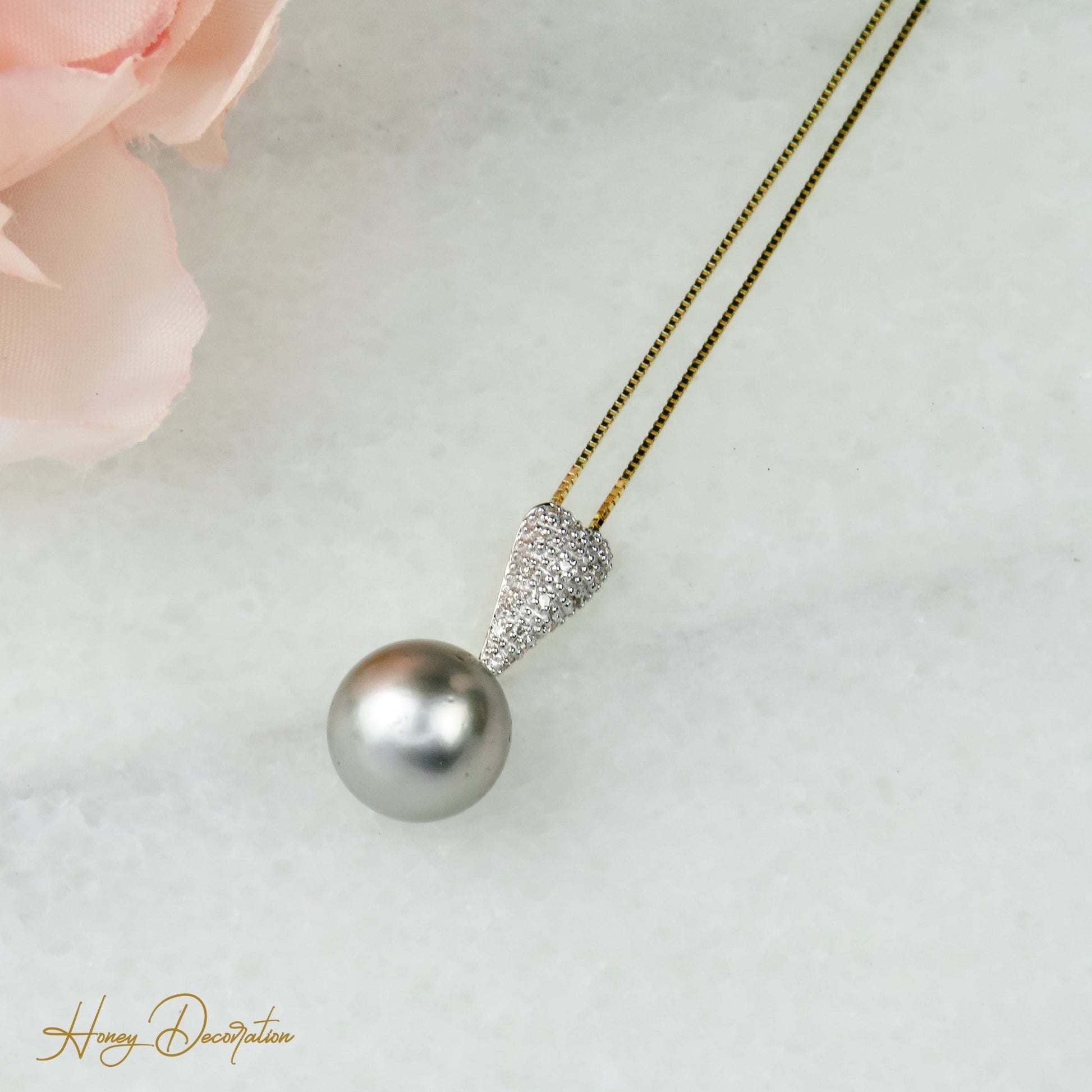 Edle Vintage-Kette aus 14 K Gold mit Perlen Anhänger - Honey Decoration