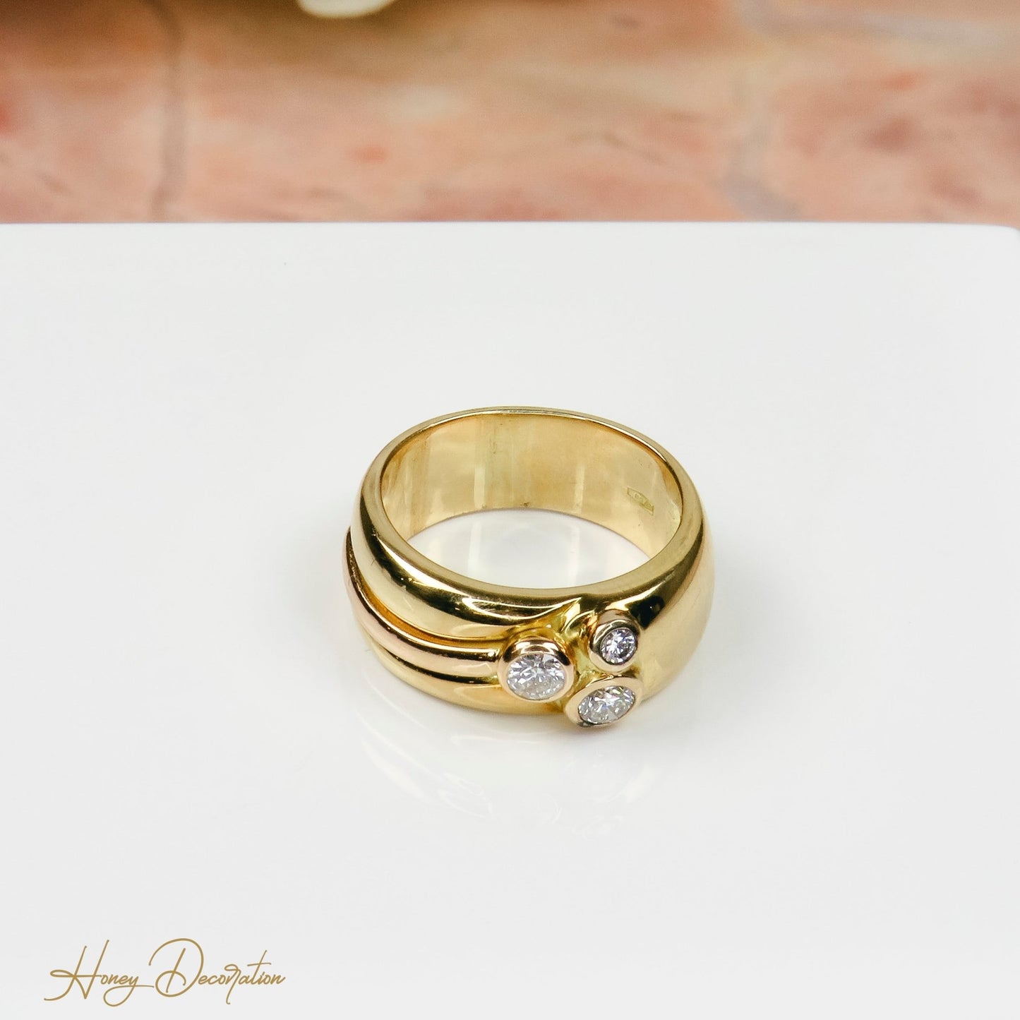 Edler Cadeaux-Goldring mit Brillanten - Honey Decoration