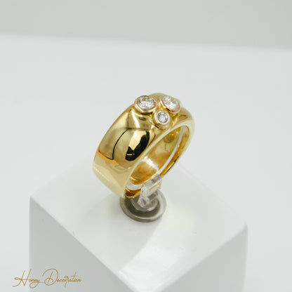 Edler Cadeaux-Goldring mit Brillanten - Honey Decoration