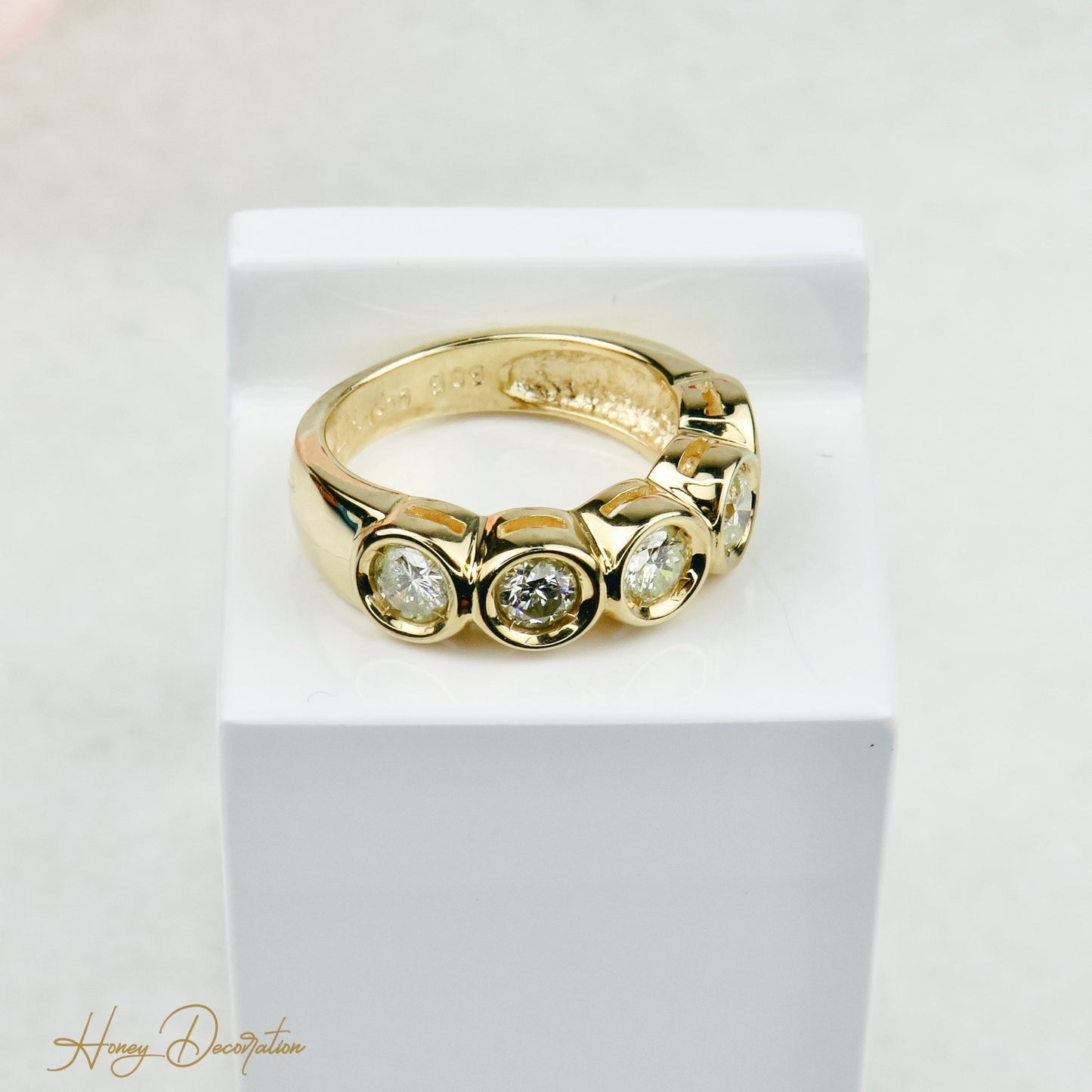 Edler Memory-Ring aus Gold besetzt mit Brillanten - Honey Decoration