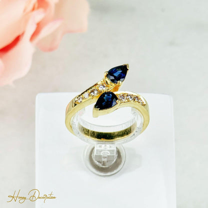 Eleganter Ring aus 18 Karat Gold mit Saphiren & Diamanten - Honey Decoration