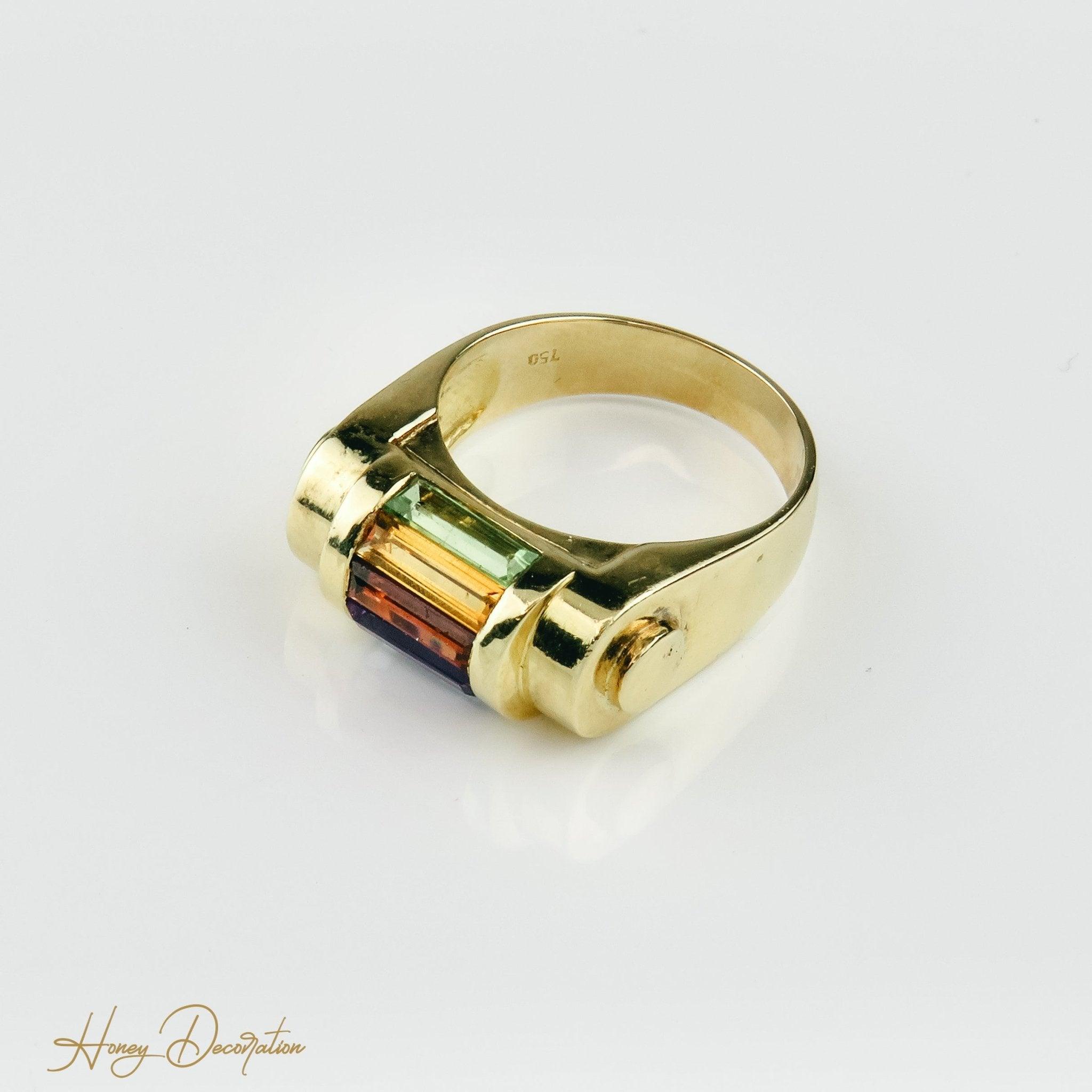 Extravaganter Goldring mit Edelsteinen im Regenbogenlook - Honey Decoration