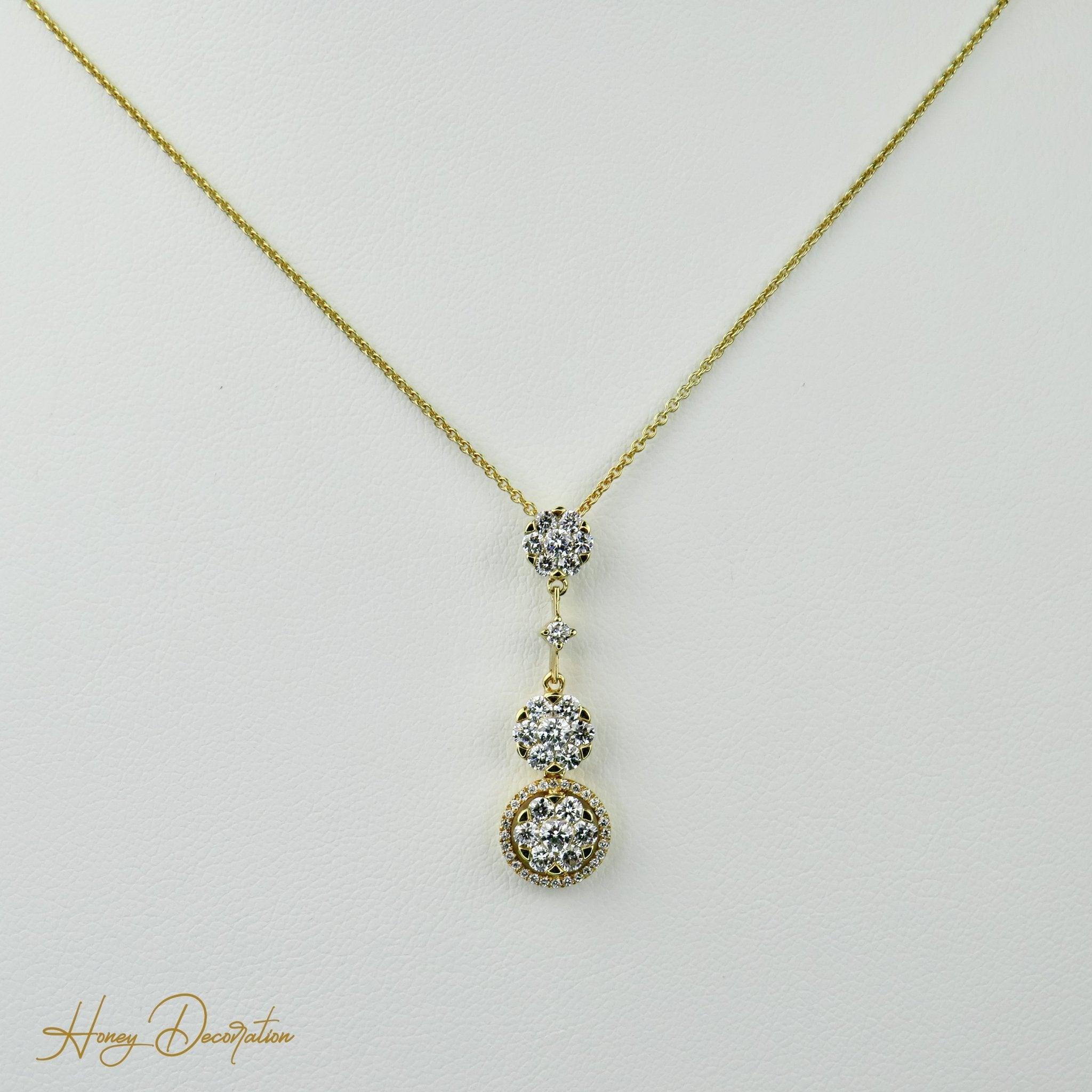Kettchen aus 18 Karat Gold mit ausgefallenem Anhänger und Brillanten - Honey Decoration