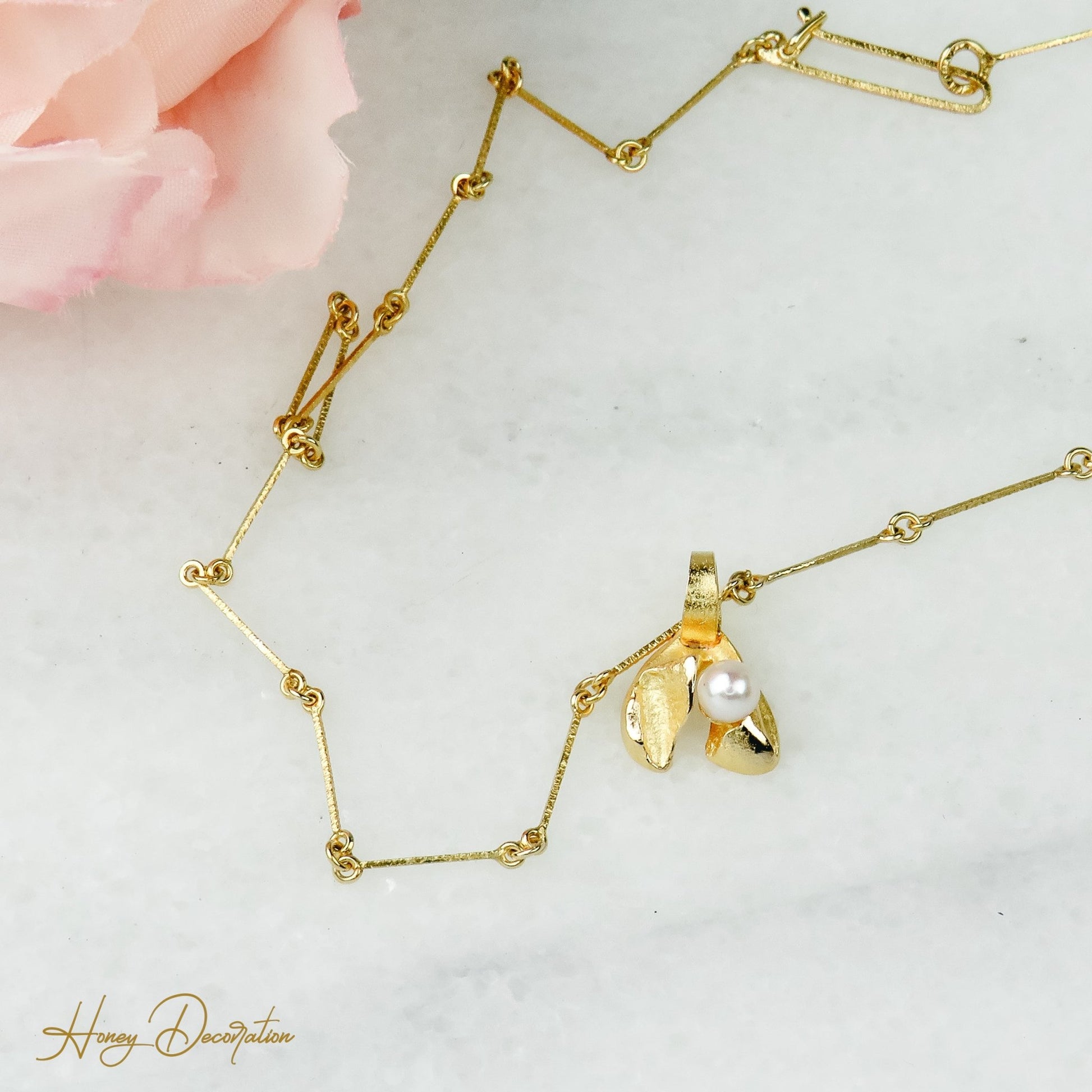 Lapponia Halskette mit Perlenanhänger - Honey Decoration