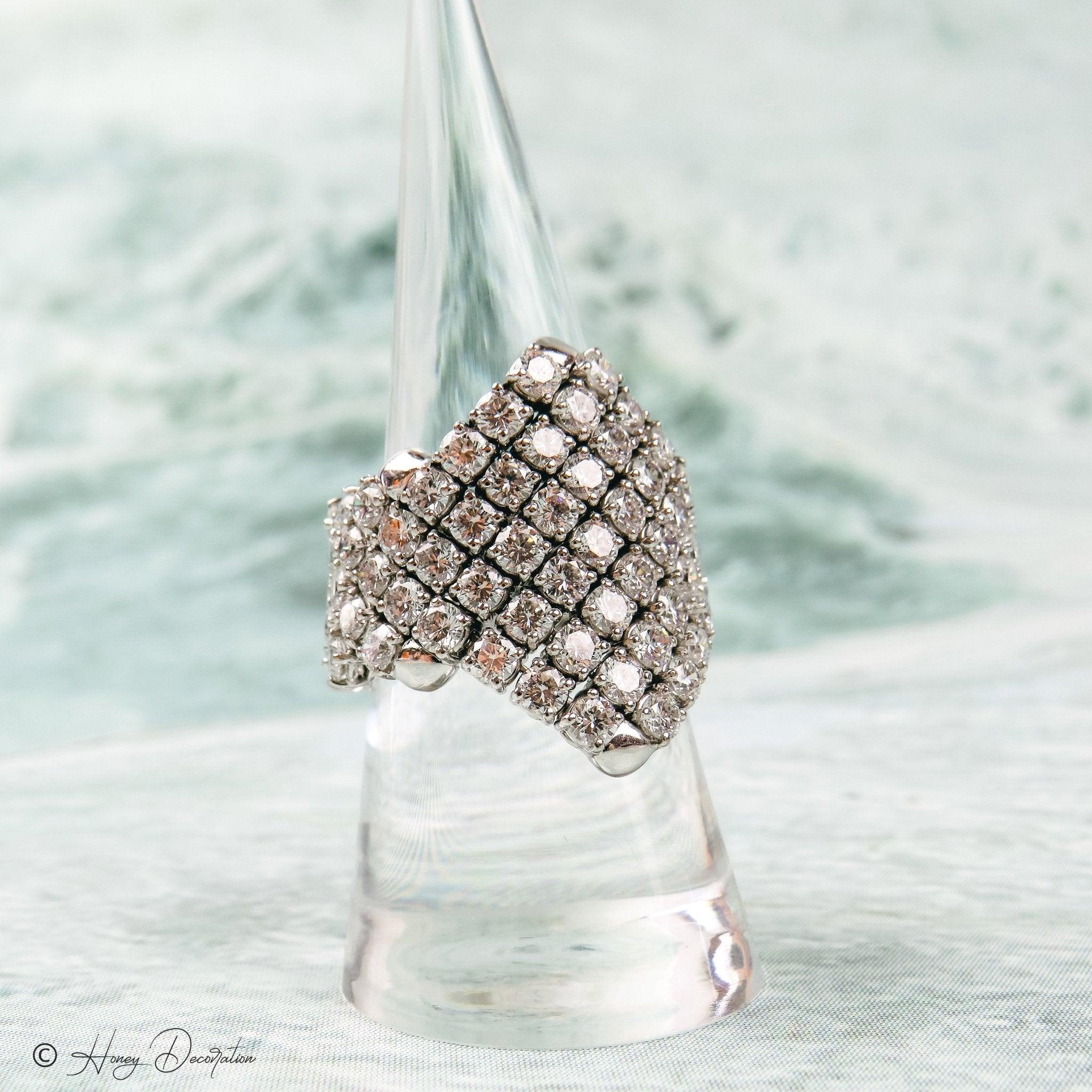 Luxuriöser & ausgefallener Weißgoldring mit Brillanten - Honey Decoration