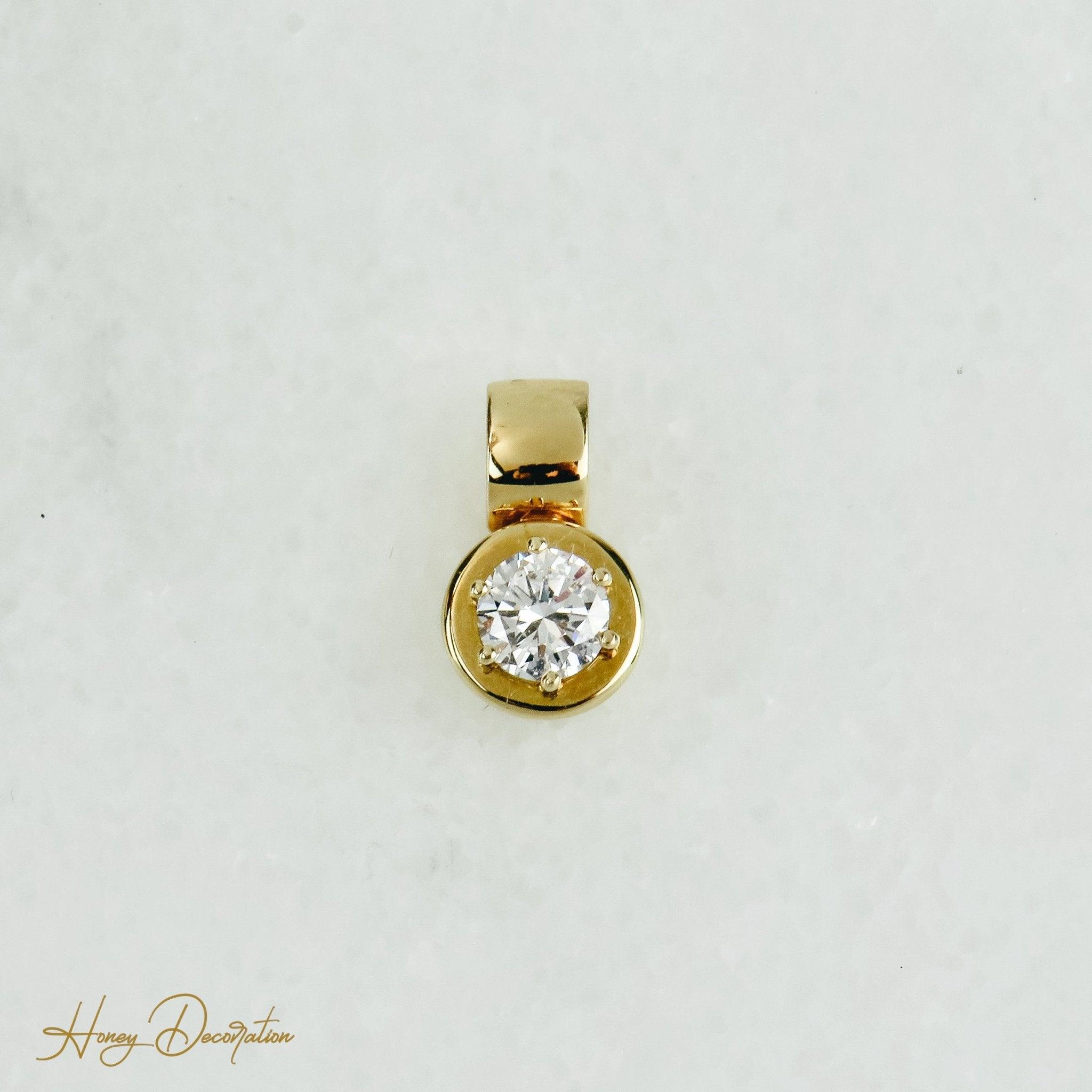 Luxuriöser Anhänger aus 18 Karat Gold besetzt mit Solitär - Honey Decoration