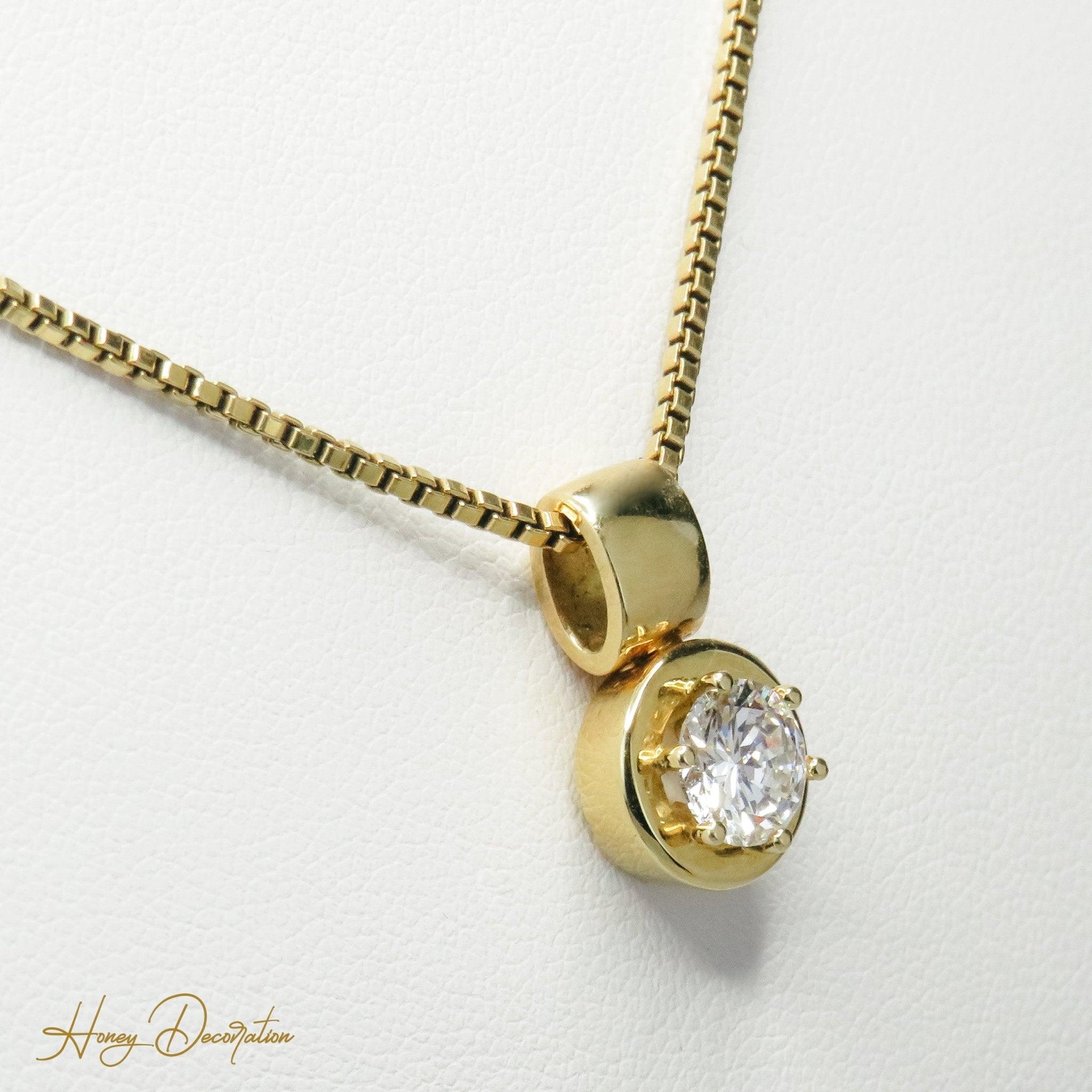 Luxuriöser Anhänger aus 18 Karat Gold besetzt mit Solitär - Honey Decoration