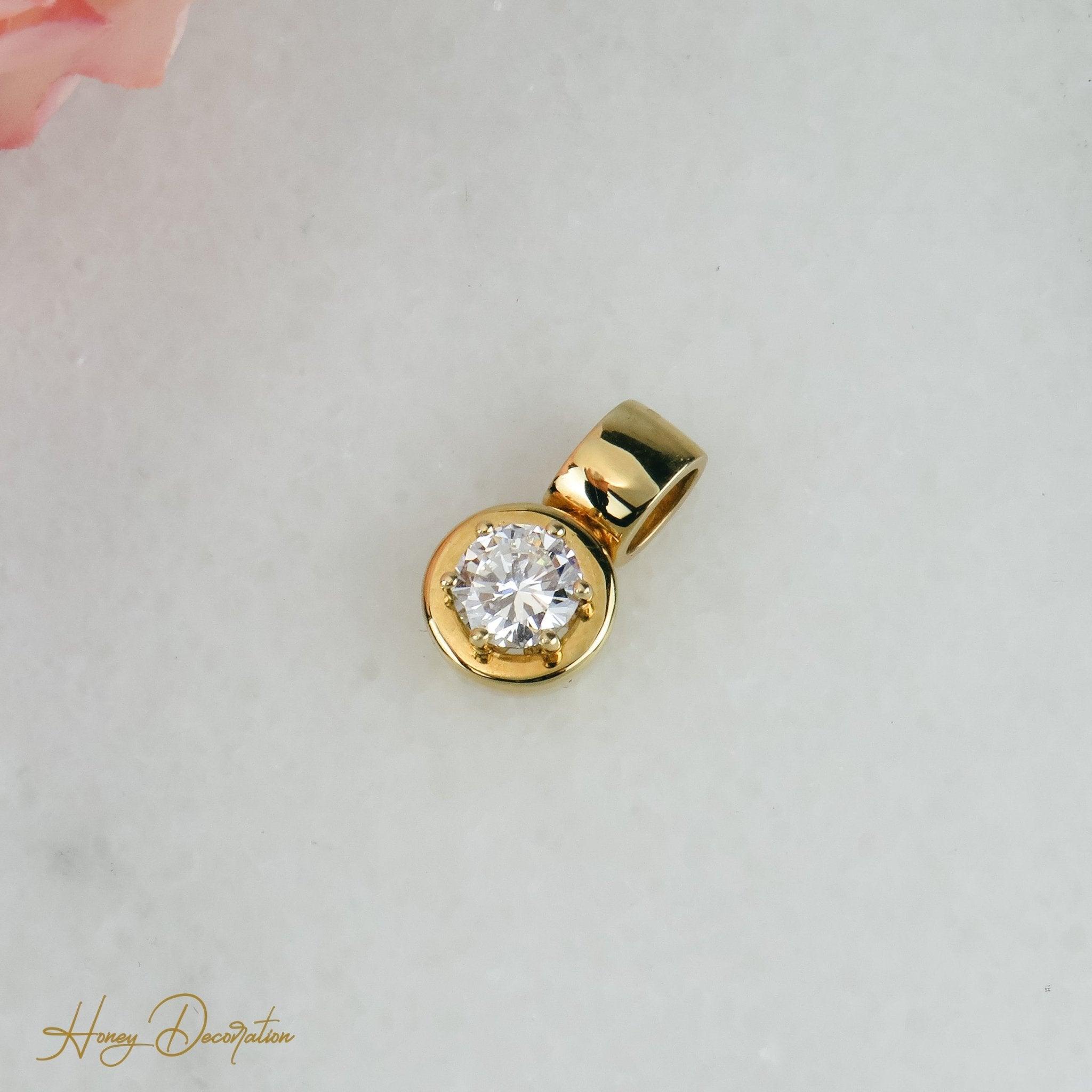 Luxuriöser Anhänger aus 18 Karat Gold besetzt mit Solitär - Honey Decoration