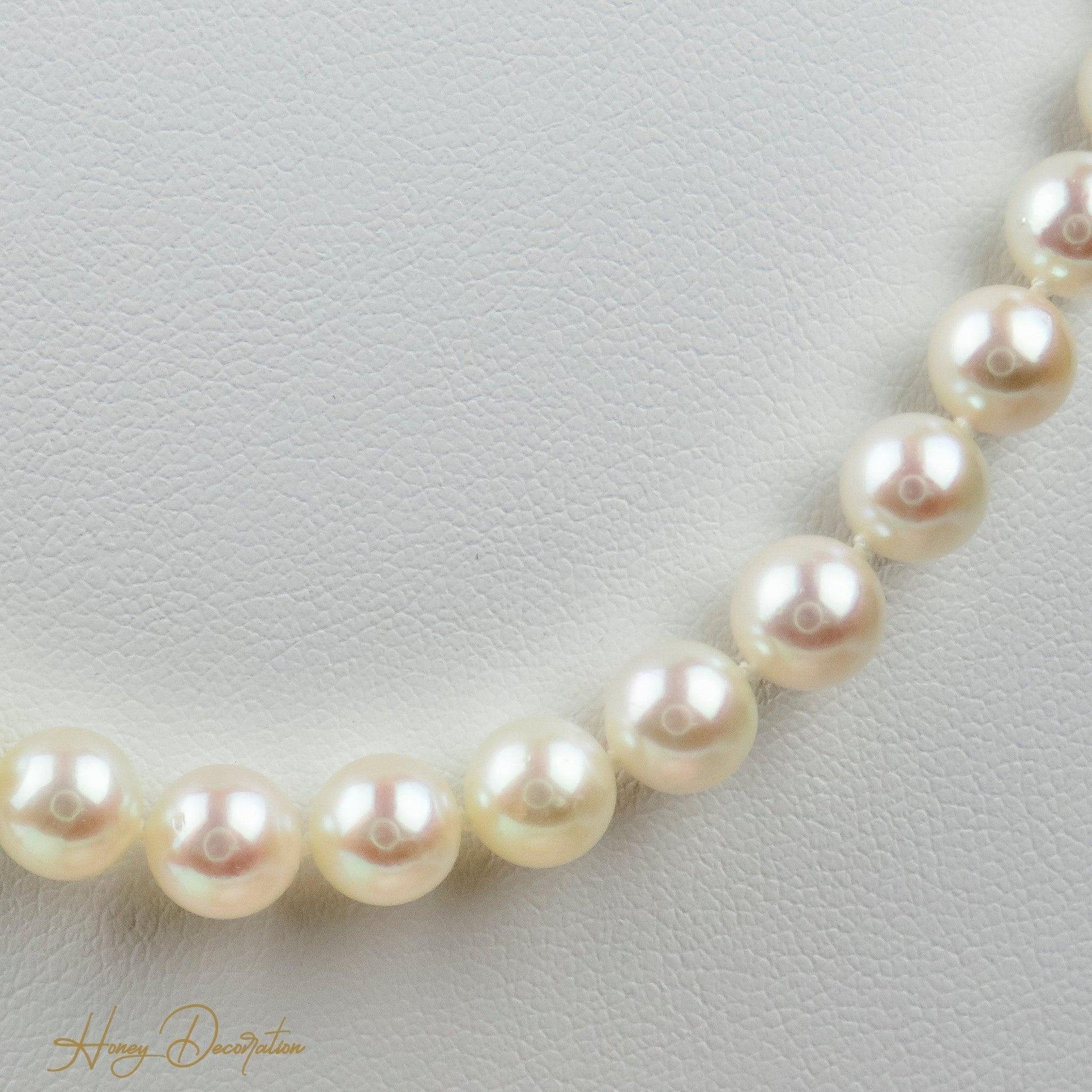 Perlenkette Klassisch mit 18K Golschließe - Honey Decoration