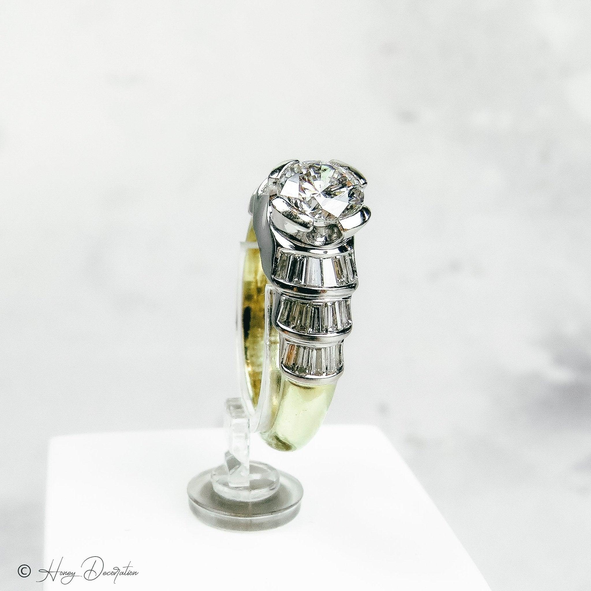 Prächtiger 18 Karat Bicolor-Ring mit Diamanten - Honey Decoration