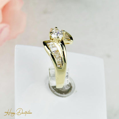Prächtiger 18 Karat Ring mit Diamanten - Honey Decoration