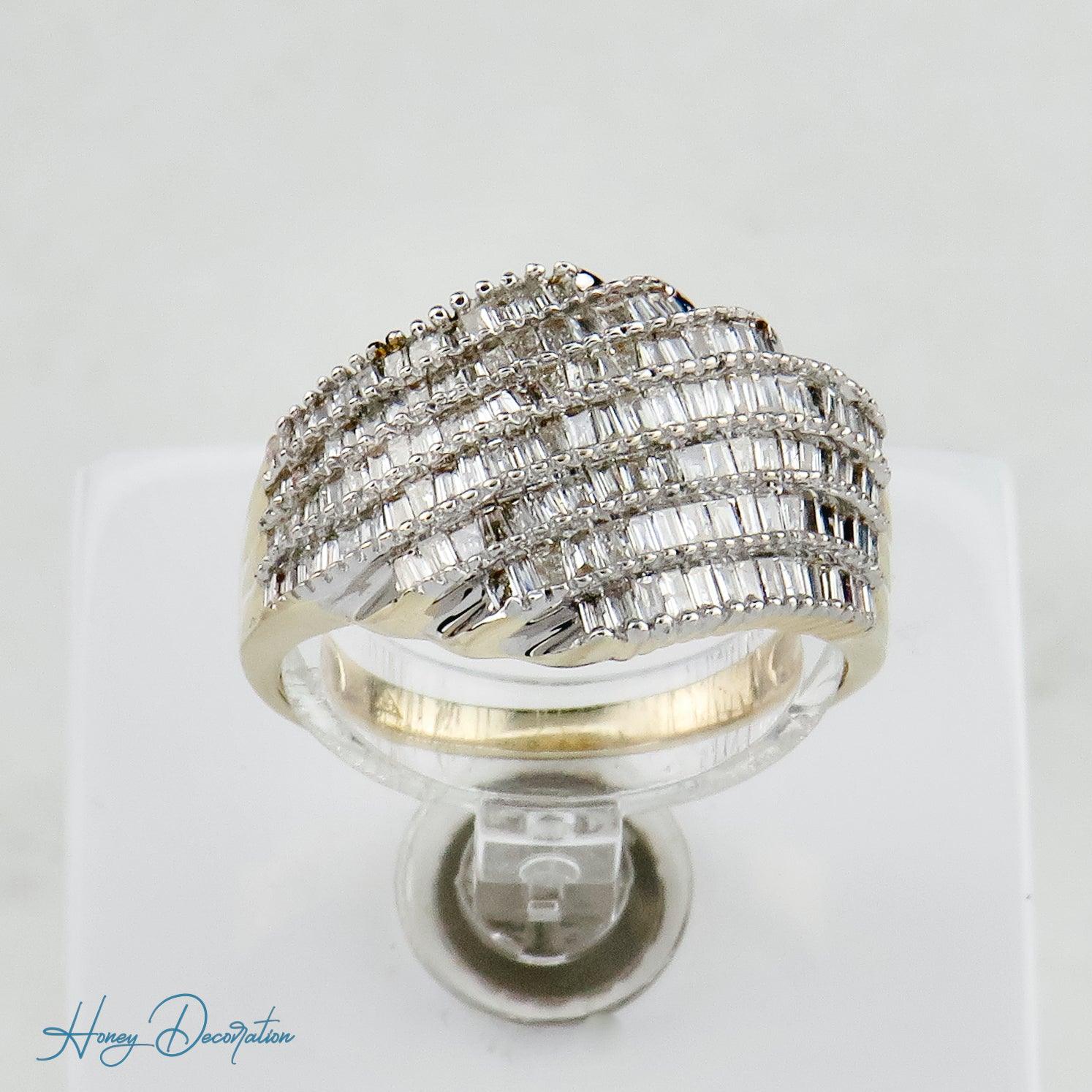 Prächtiger Goldring aus 585 Gold mit Diamanten - Honey Decoration