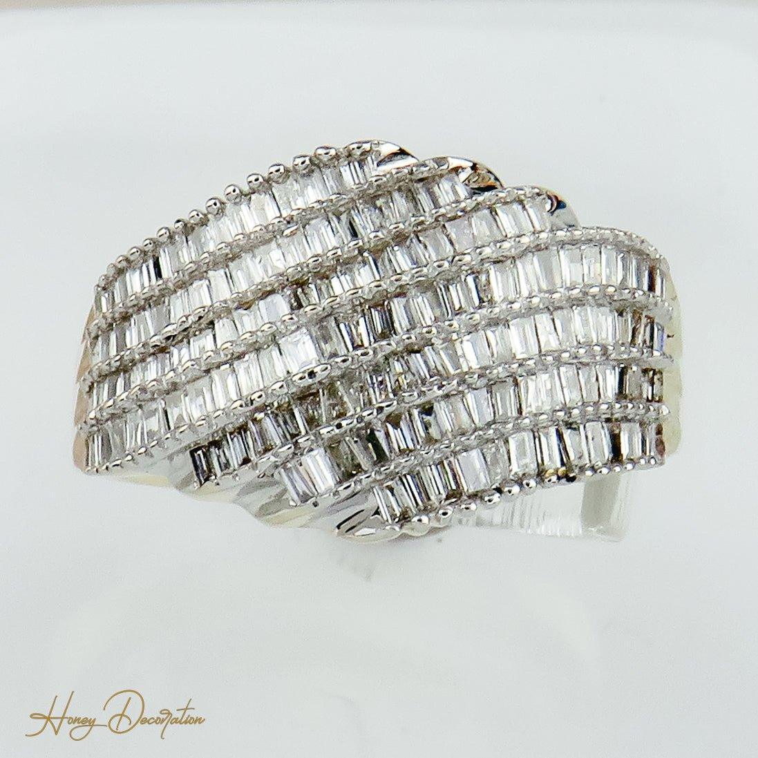Prächtiger Goldring aus 585 Gold mit Diamanten - Honey Decoration