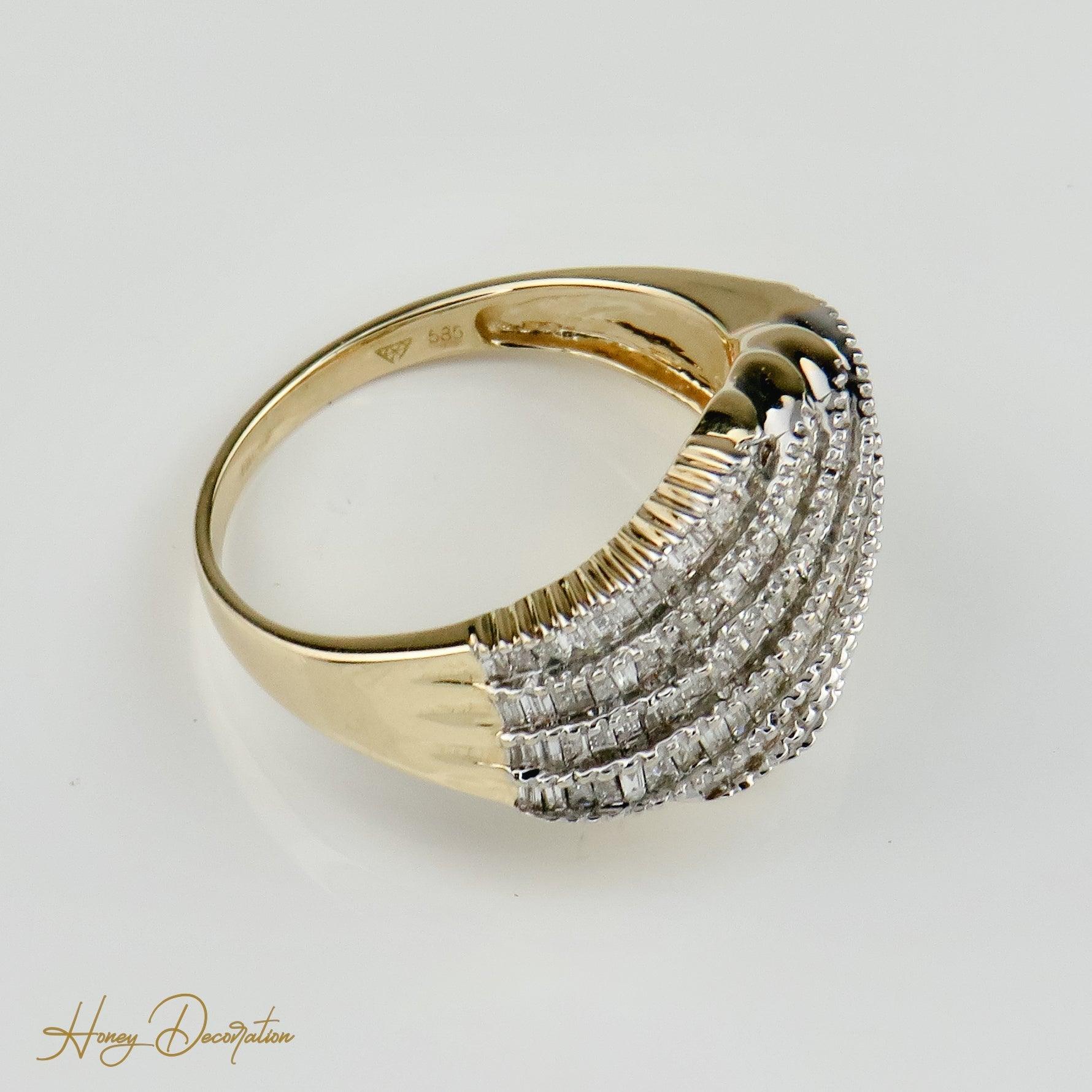 Prächtiger Goldring aus 585 Gold mit Diamanten - Honey Decoration