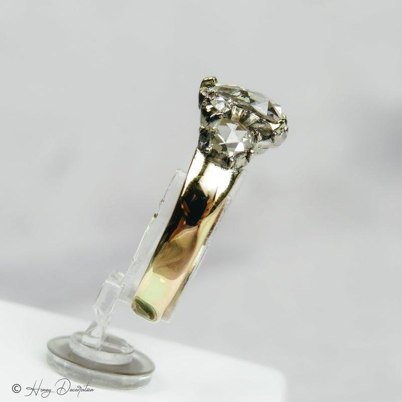 Prächtiger Jugendstil Ring mit Diamant im Rosenschliff - Honey Decoration