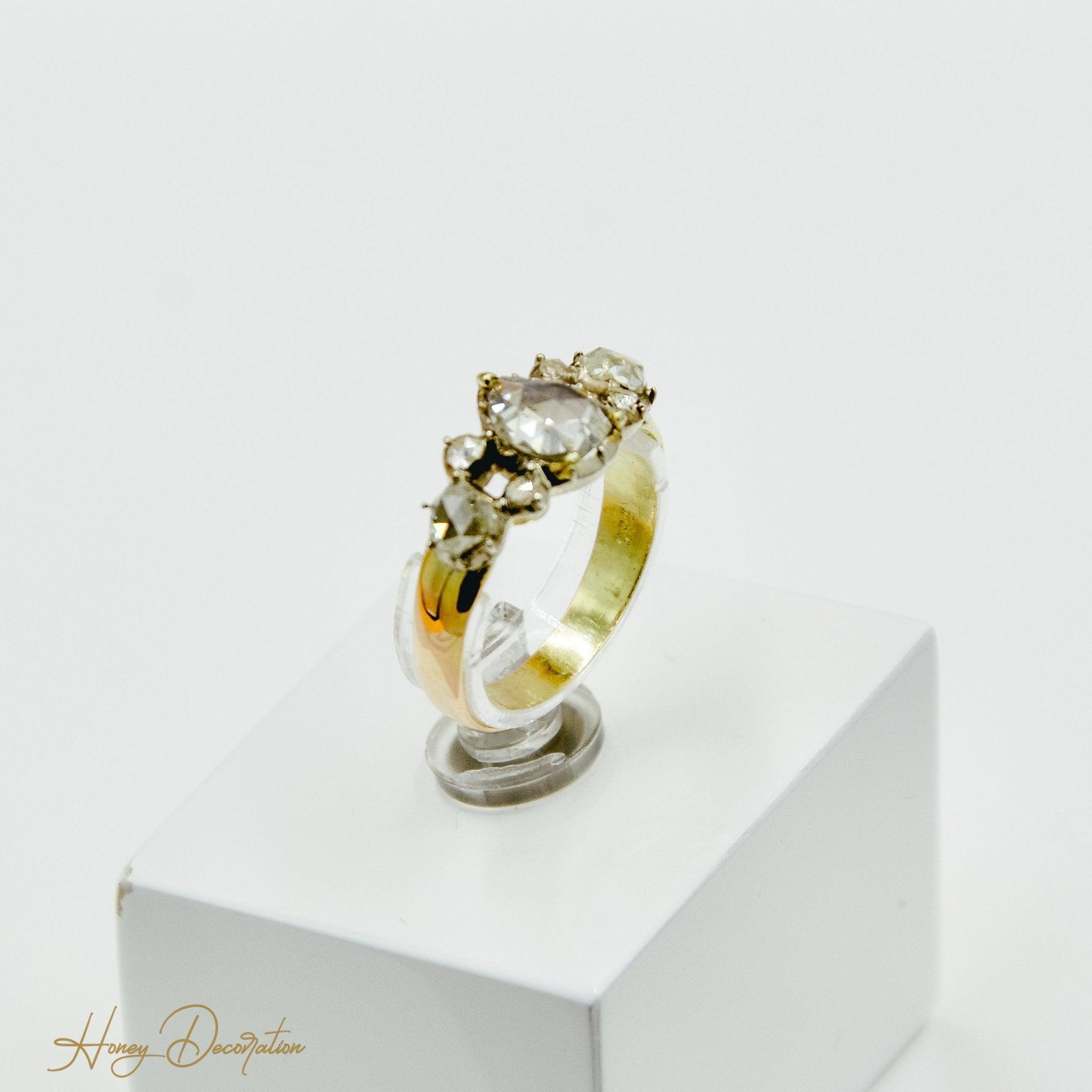 Prächtiger Jugendstil Ring mit Diamant im Rosenschliff - Honey Decoration