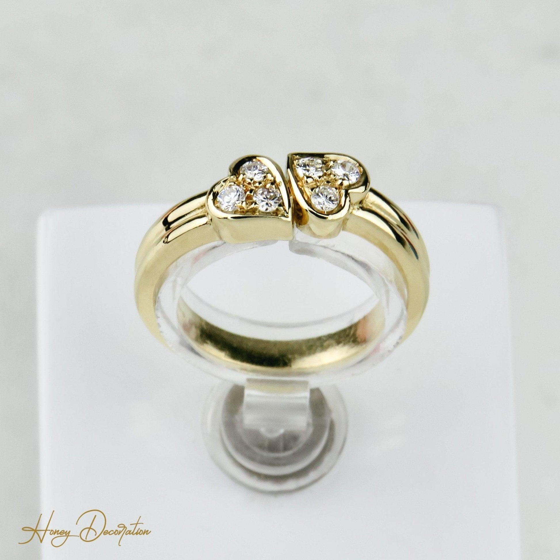 Ring aus 750 Gold mit Herz-Diamanten - Honey Decoration