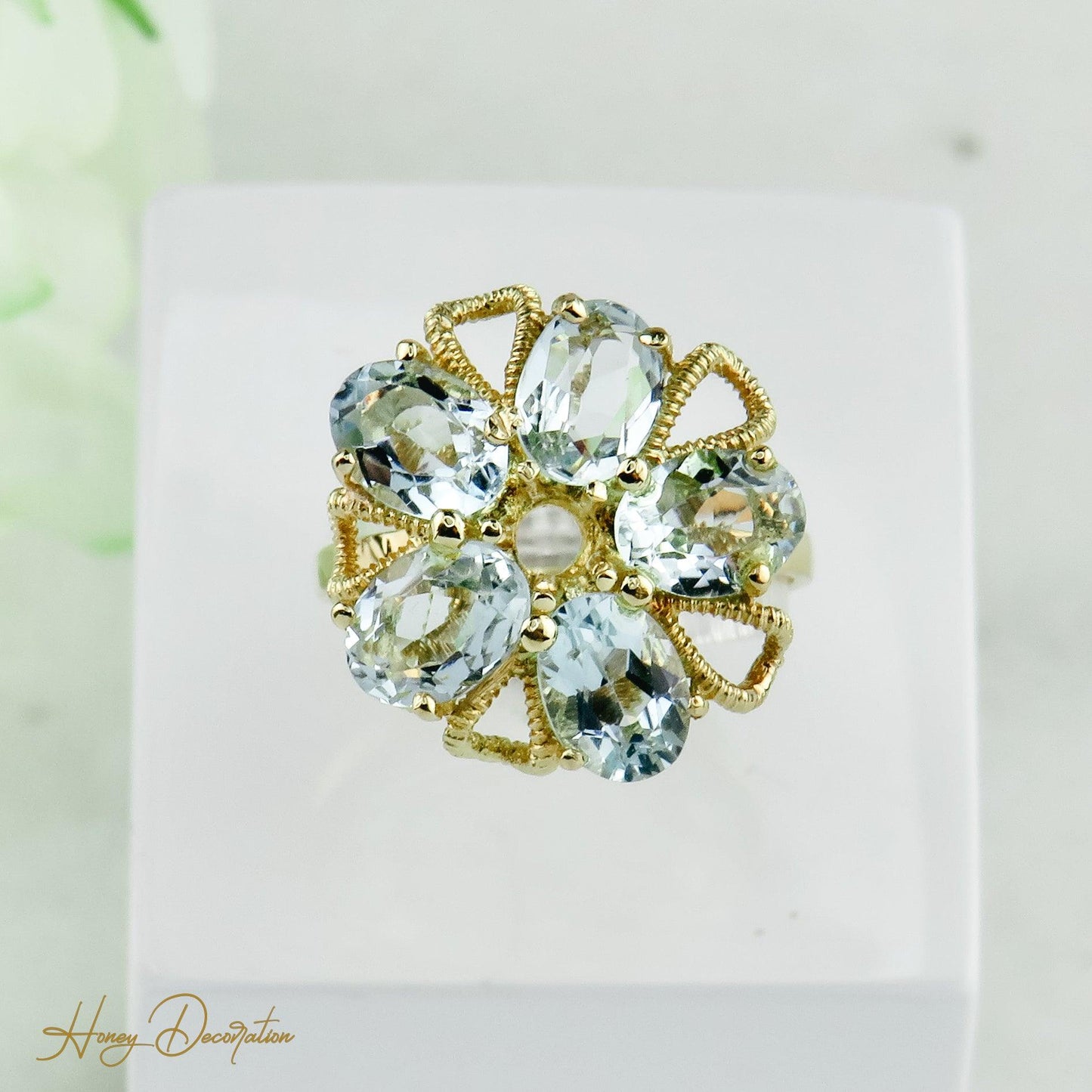 Ring mit wunderschönem Aquamarin aus 750 Gold - Honey Decoration