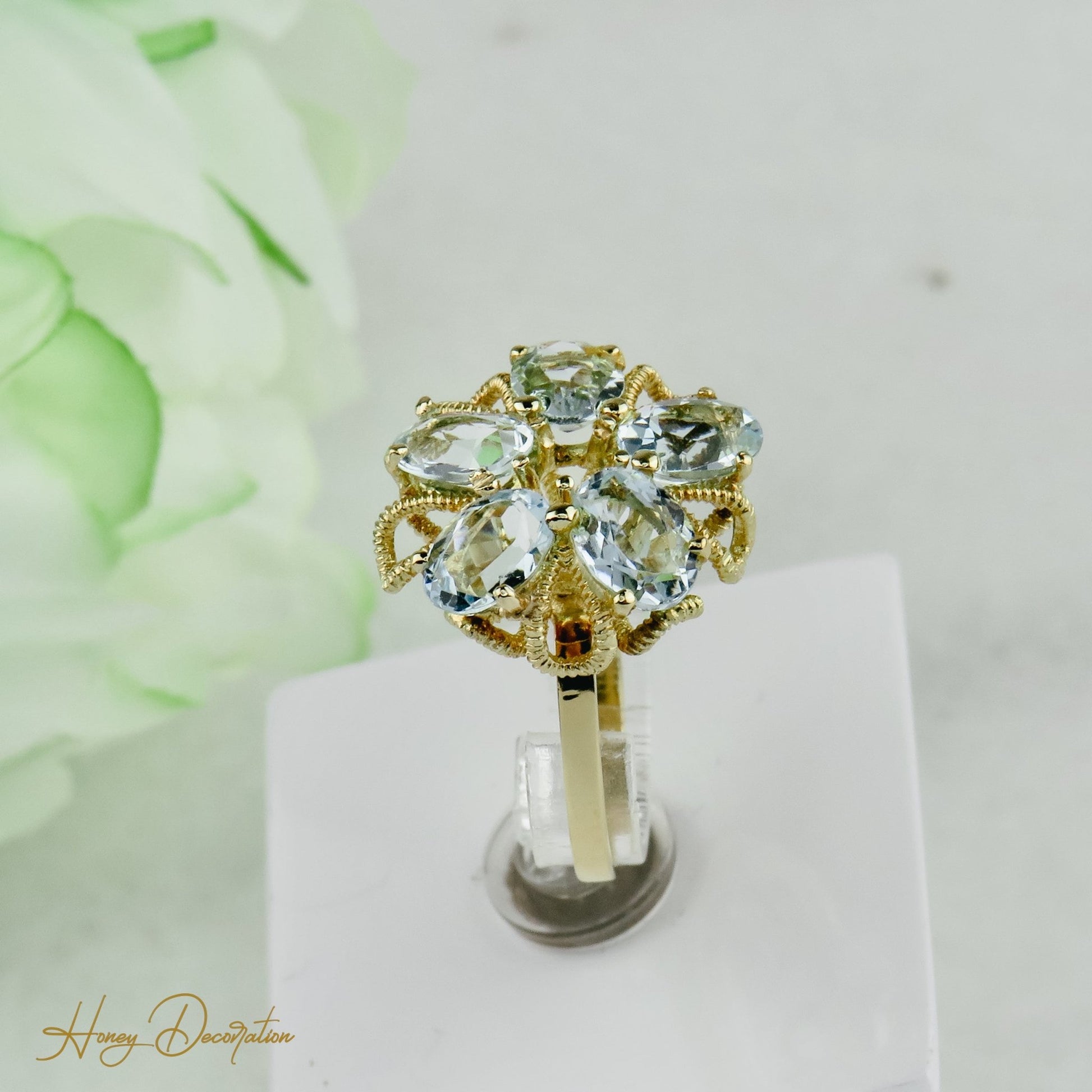 Ring mit wunderschönem Aquamarin aus 750 Gold - Honey Decoration