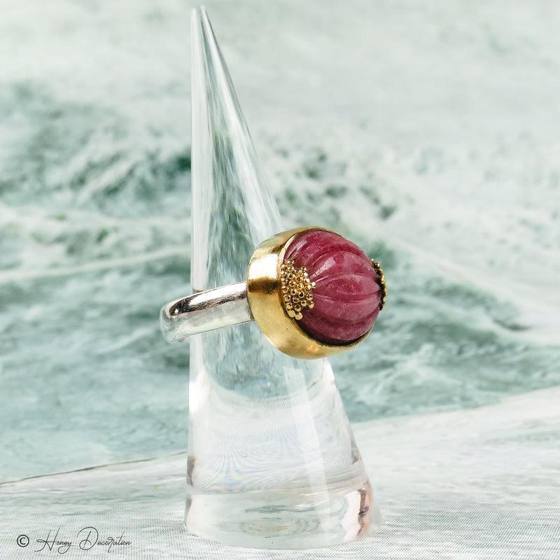 Statement-Ring aus Silber und 18 Karat Gelbgold mit Rubin - Honey Decoration