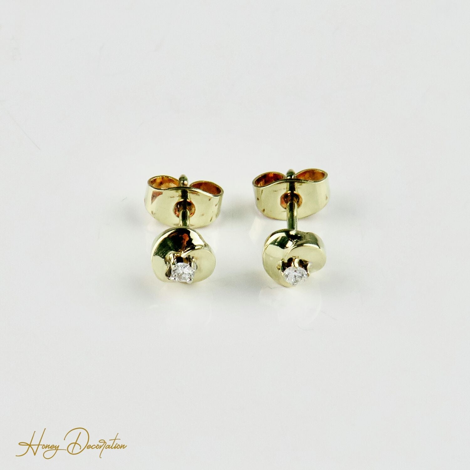 Süße Gold-Ohrringe mit Diamant-Solitären - Honey Decoration