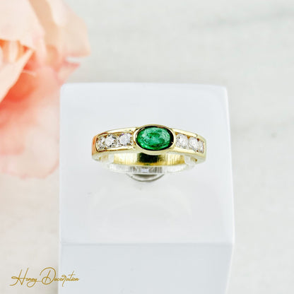 Toller Halo-Ring aus 18 Karat Gold mit Brillanten & Smaragd - Honey Decoration