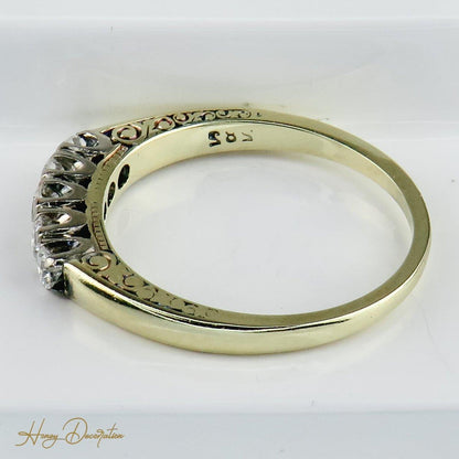 Toller Ring aus 585 Gold besetzt mit Diamanten - Honey Decoration