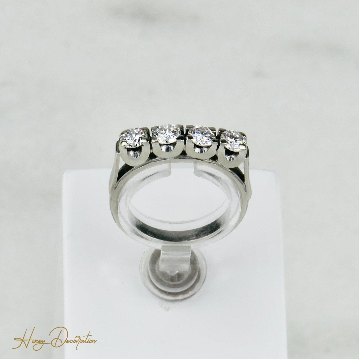 Traumhafter Halb-Memory Ring aus 14 Karat Weißgold mit 4 Diamanten - Honey Decoration